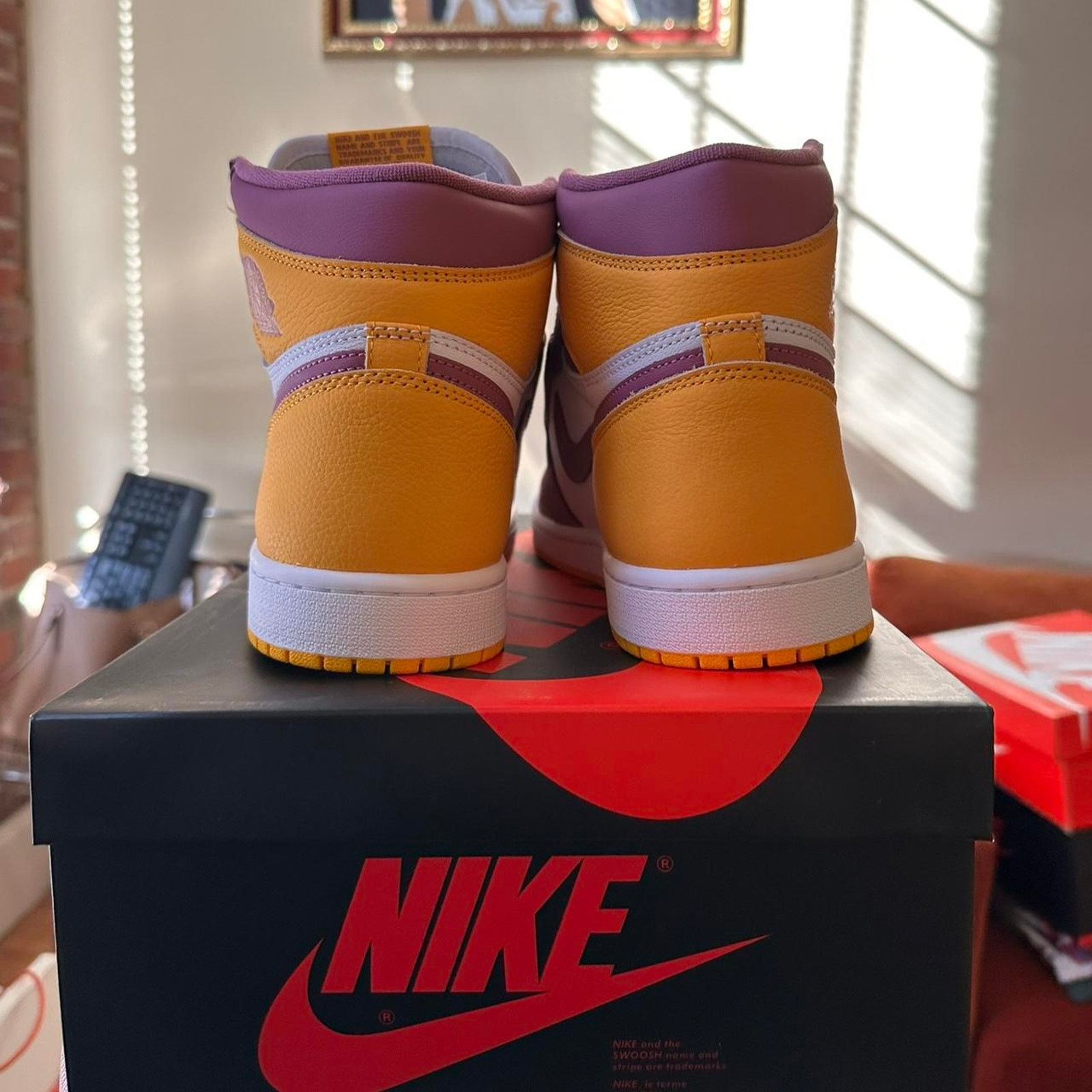Jordan Brand × Nike Jordan 1 Retro High OG Brotherhood Size US 10 / EU 43 - 3 Thumbnail
