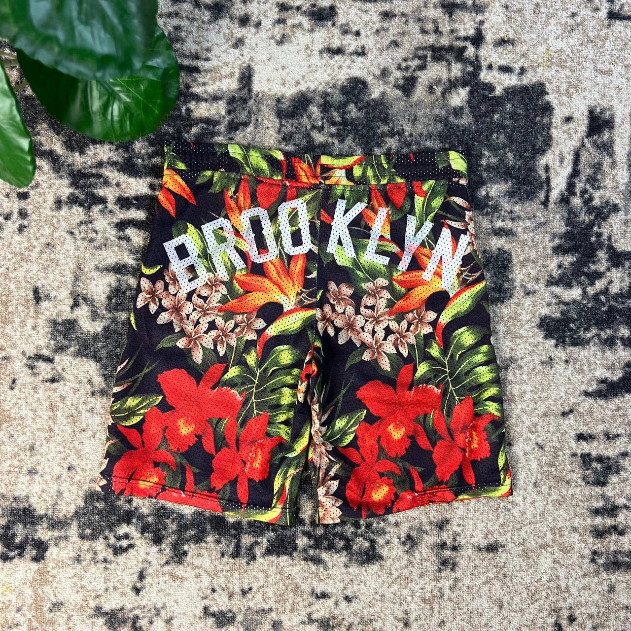 Brooklyn Clothing Brooklyn Vintage Allover Print Floral Shorts Streetwear Size US 32 / EU 48 - 1 Thumbnail