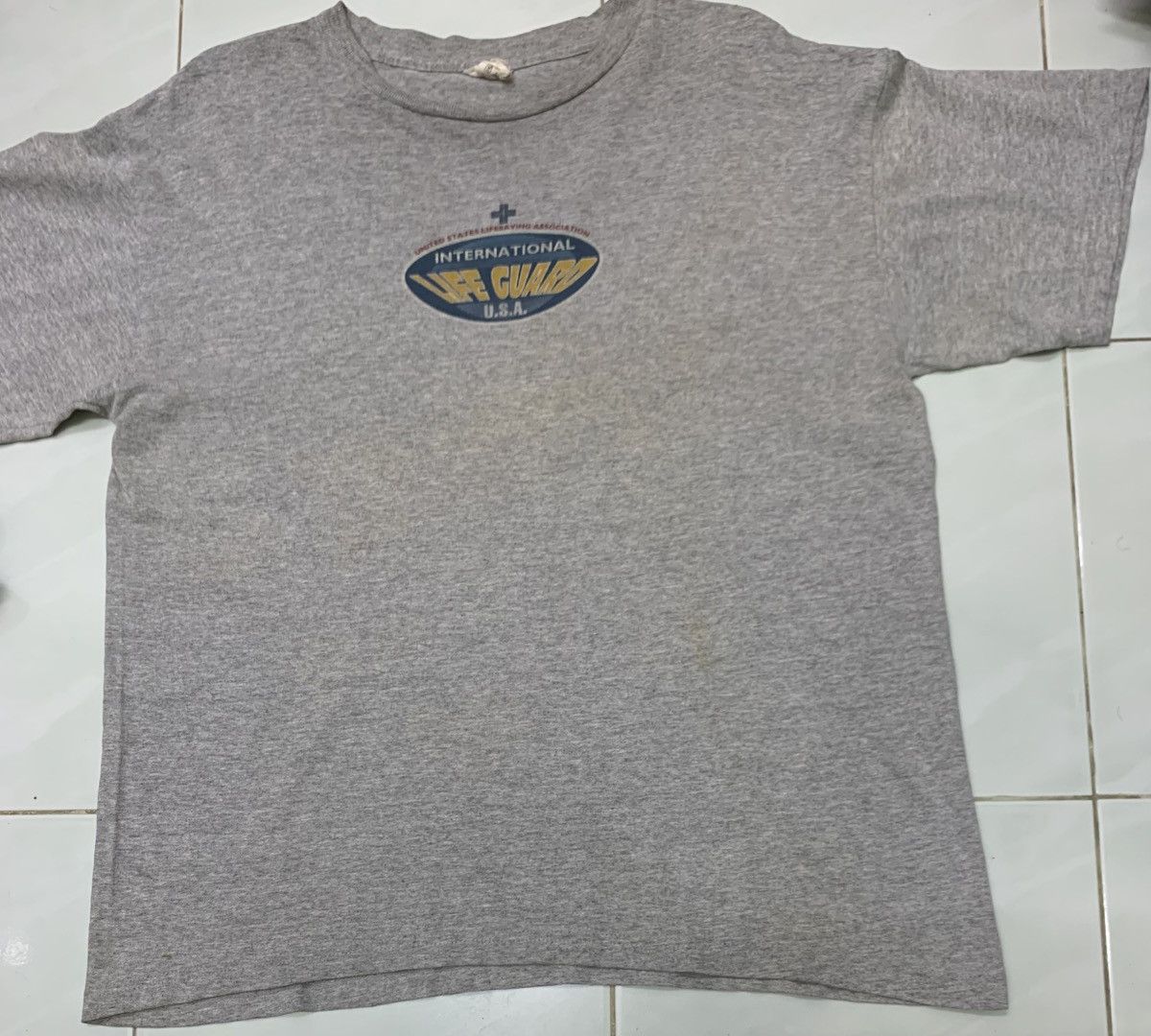 Vintage Vintage 90s Life Guard T-shirts Size US L / EU 52-54 / 3 - 3 Thumbnail