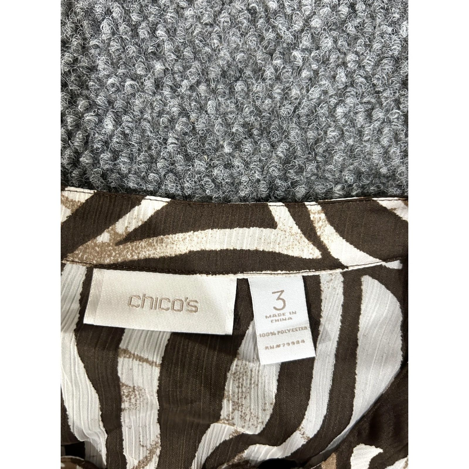 Vintage Chicos Shirt Womens Blouse Tunic 3/4 Sleeve Brown Zebra Animal Print Round Neck 3 Buttons Relaxed Fit Size XS / US 0-2 / IT 36-38 - 4 Thumbnail