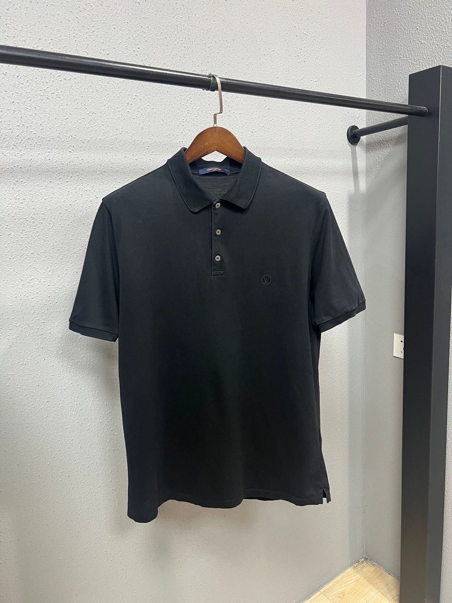 black short sleeve logo polo shirt