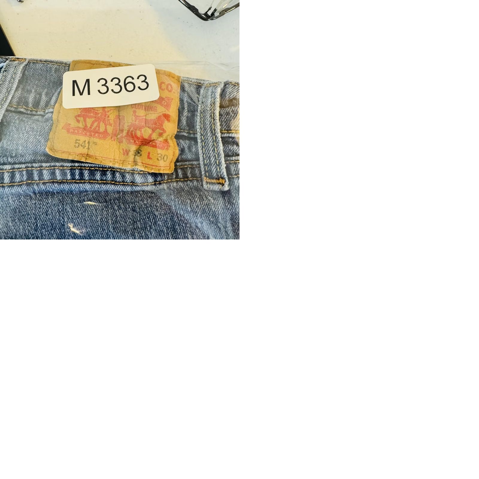 Levi's Levi's 541 Jeans Mens 38x30 Blue Medium Wash Tapered Athletic Zip Fly Denim 5-Pocket Logo Size US 38 / EU 54 - 9 Thumbnail