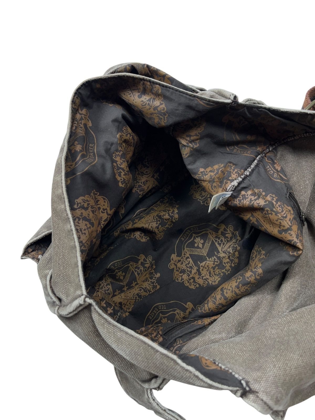 Ted Baker Vintage Ted Baker Distressed Multi Pocket Crossbody Bag Size ONE SIZE - 13 Thumbnail