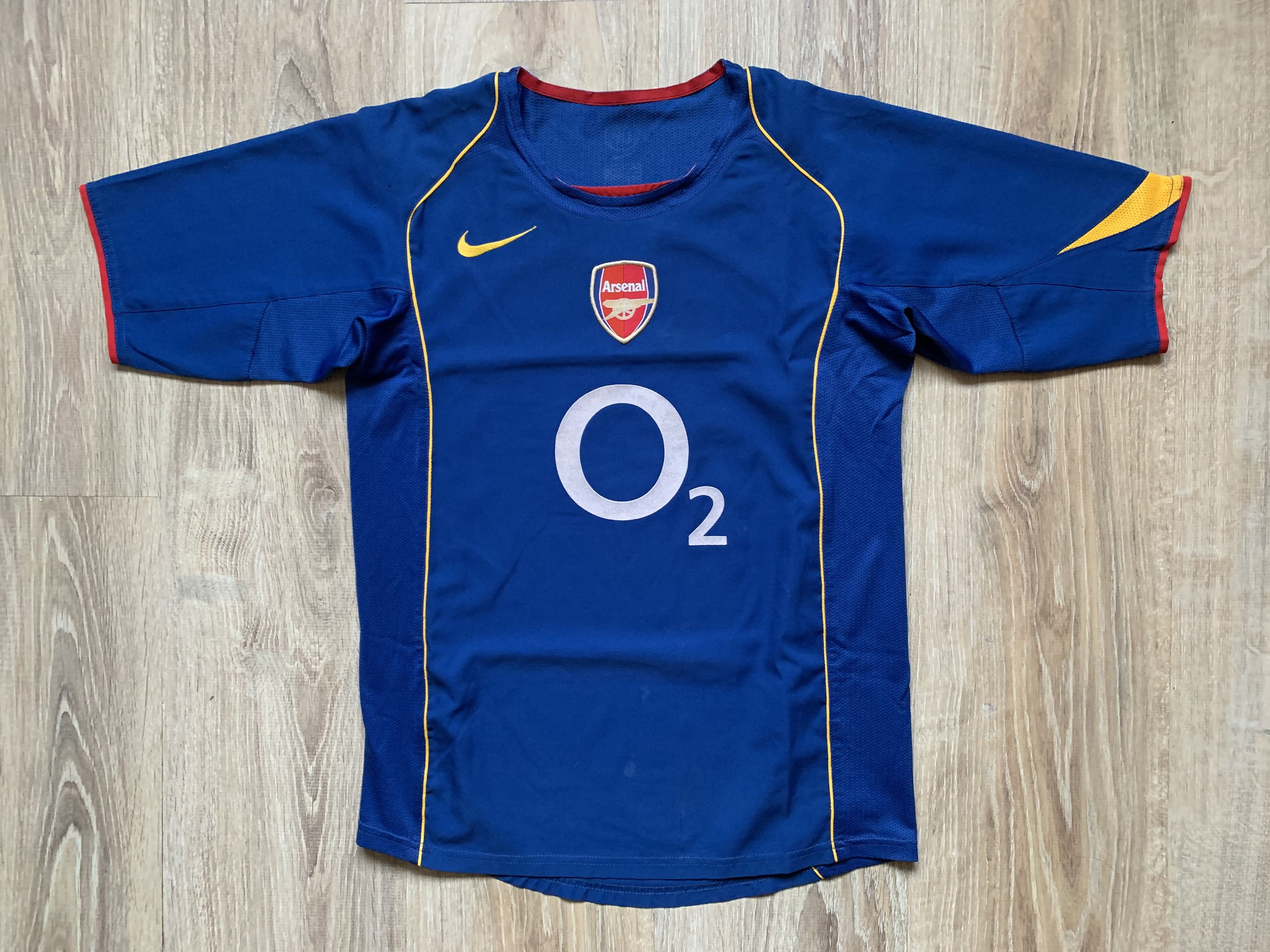 Nike × Vintage Kids Vintage Nike Arsenal Away Shirt 2004-2006 Size US XXS / EU 40 - 1 Thumbnail