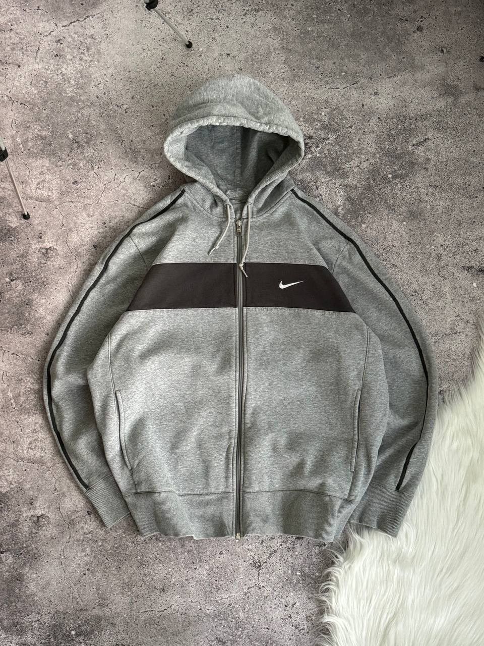 Nike Vintage Nike Swoosh Y2K oversized grey hoodie Size US XL / EU 56 / 4 - 2 Thumbnail