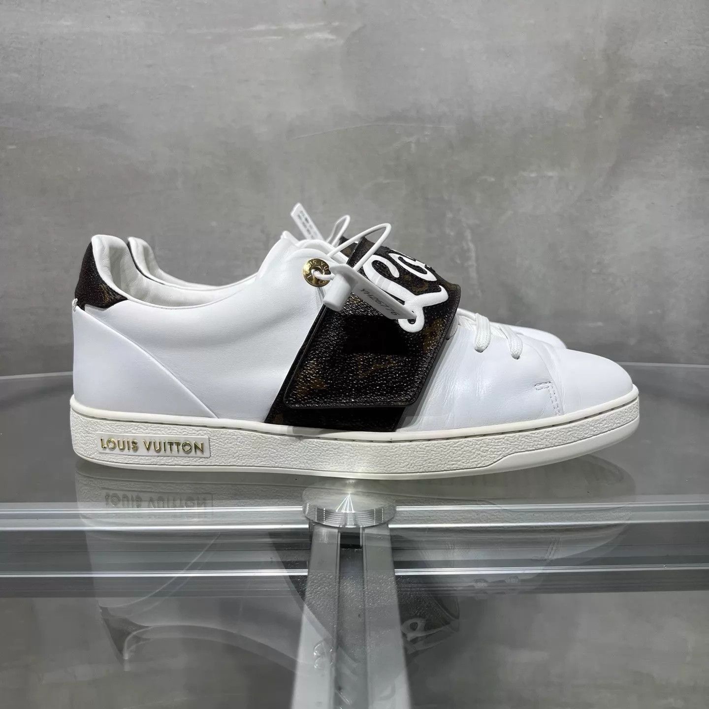 Louis Vuitton LV Monogram Velcro White Sneaker UK4 (38) Size US 7.5 / IT 37.5 - 4 Thumbnail