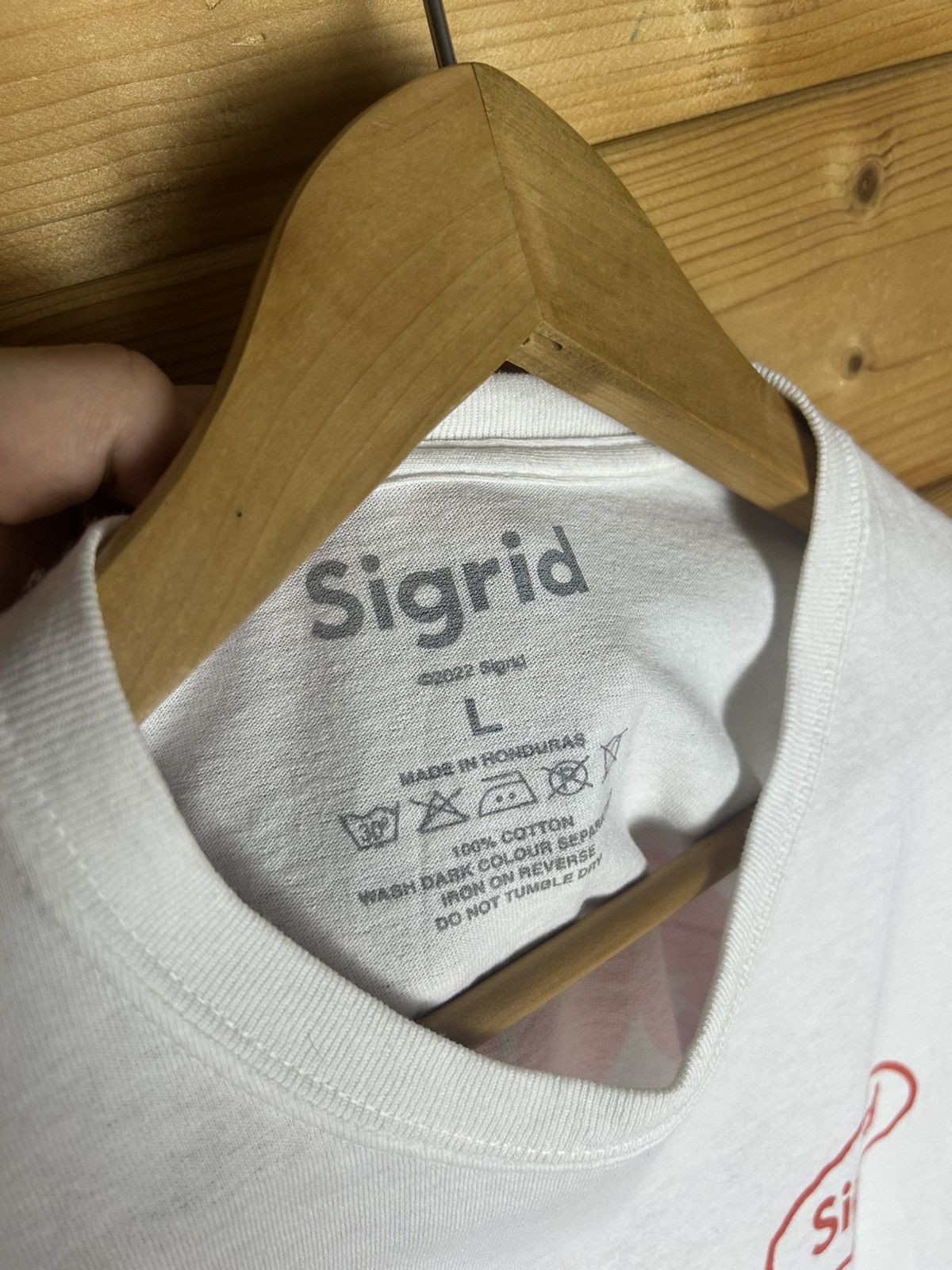 Band Tees Sigrid t shirt Size US L / EU 52-54 / 3 - 5 Thumbnail