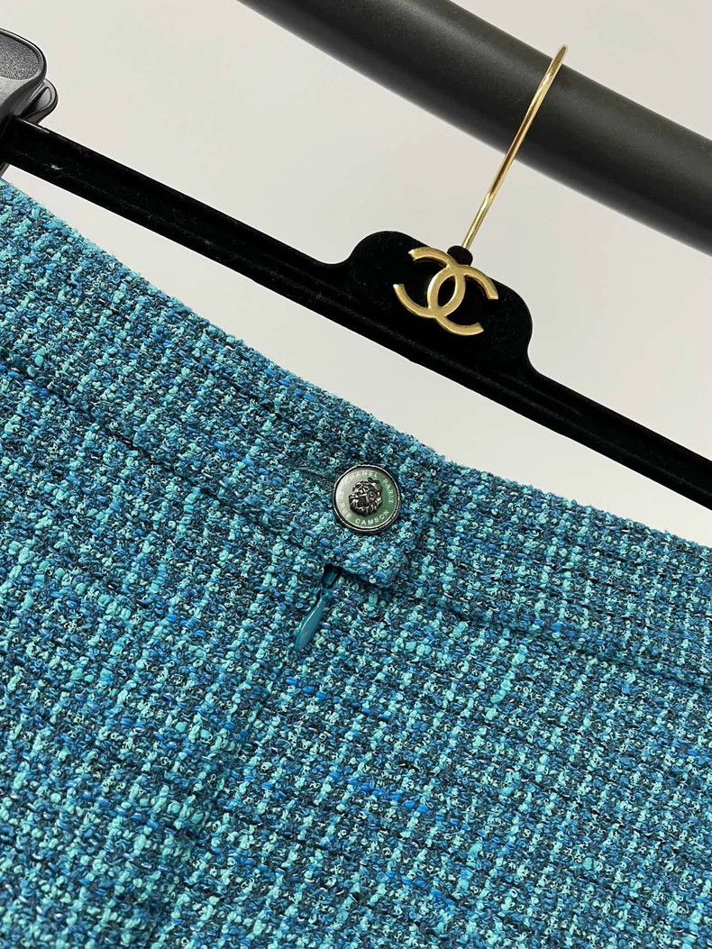 Chanel Chanel 22P Peacock Blue Tweed Woven Shorts Size 42" / US 20 - 3 Thumbnail