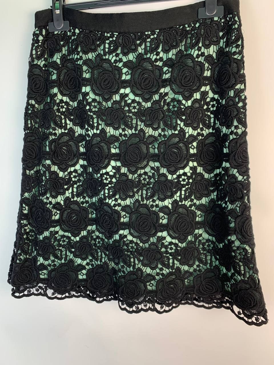 Other Karen Millen Skirt Black Lace Lined Size US 6 Size 28" / US 6 / IT 42 - 2 Thumbnail