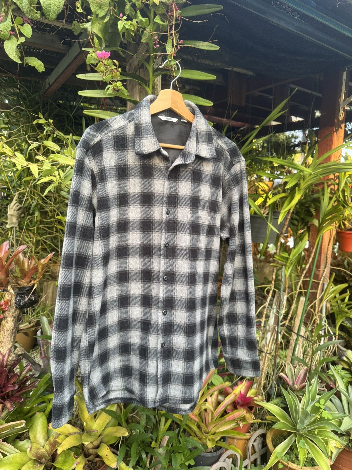 Japanese Brand 🔥Rare🔥Vintage Uniqlo Wool Flannel Button Up Shirt Size US XL / EU 56 / 4 - 2 Thumbnail