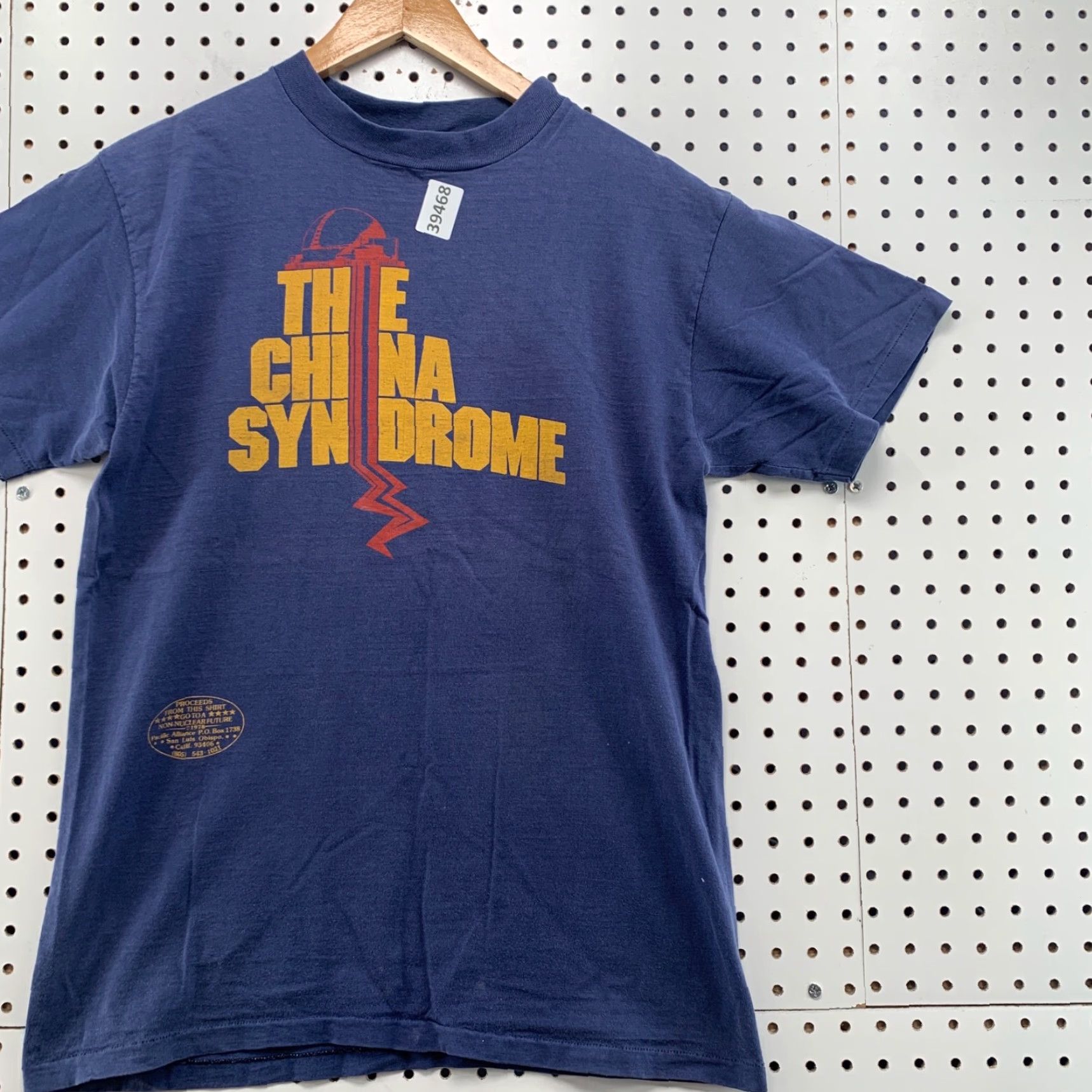 Hanes VINTAGE 70s China Syndrome Movie T-Shirt Mens Large Fits Medium Blue Graphic 70s Michael Douglas Rare 17x27 Size US L / EU 52-54 / 3 - 3 Thumbnail