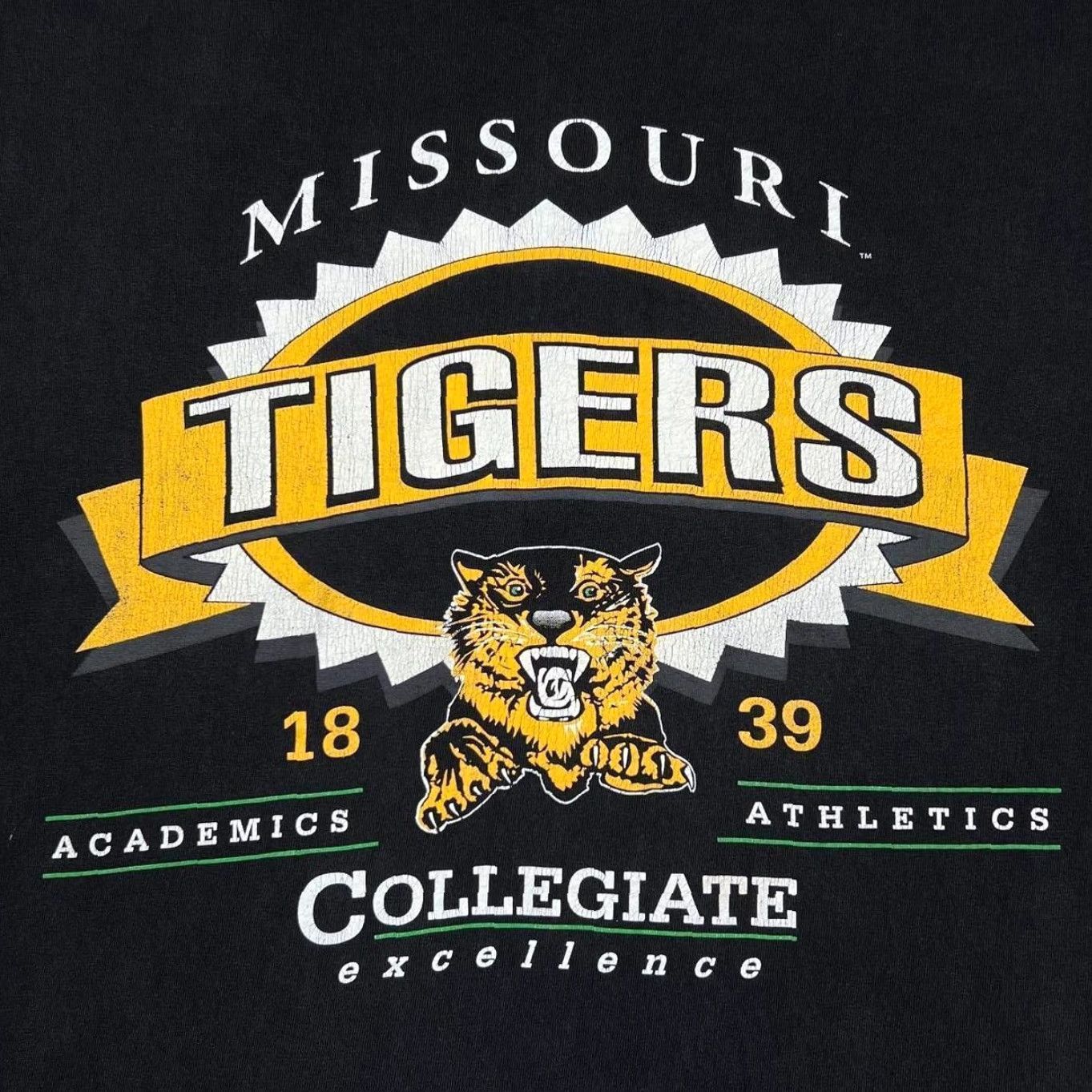 Hanes VINTAGE Hanes NCAA Missouri Tigers College Graphic Single Stitch T-Shirt Large Mens Black 90s Graphic Print Tigers Football Size US L / EU 52-54 / 3 - 4 Thumbnail