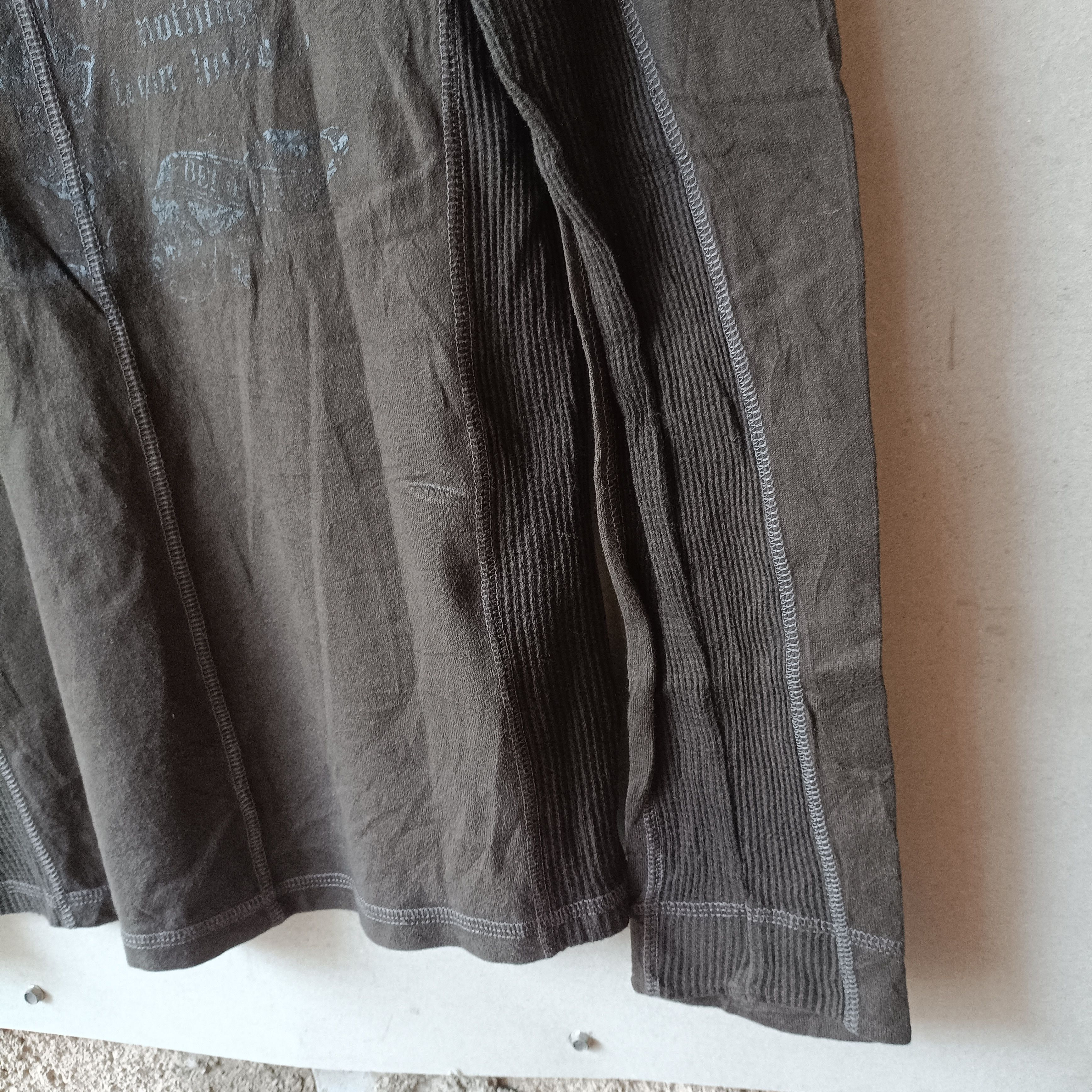 Tornado Mart 2000s Tornado Mart - vneck grunge ls tee Size US M / EU 48-50 / 2 - 6 Thumbnail