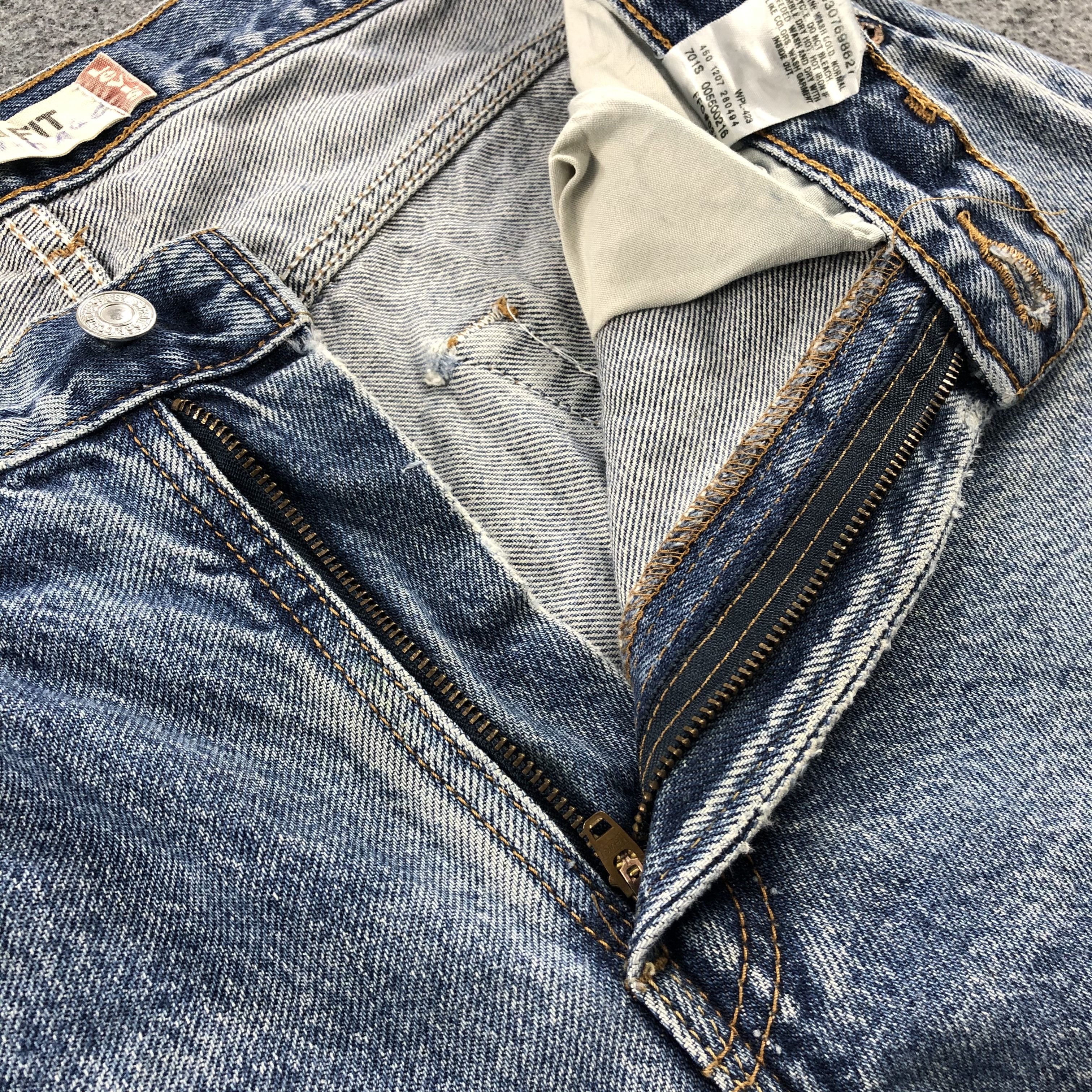 Levi's Vintage Levis 550 Jeans Faded Blue Denim KJ507 Size US 32 / EU 48 - 8 Thumbnail