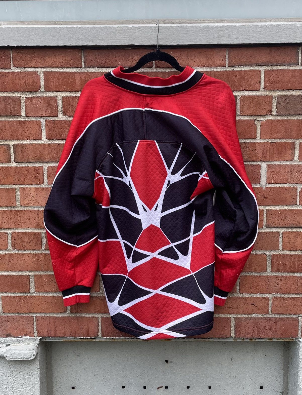 Umbro VTG Umbro Black Red White Goalie Shirt Padded Soccer V Neck Size US S / EU 44-46 / 1 - 7 Thumbnail
