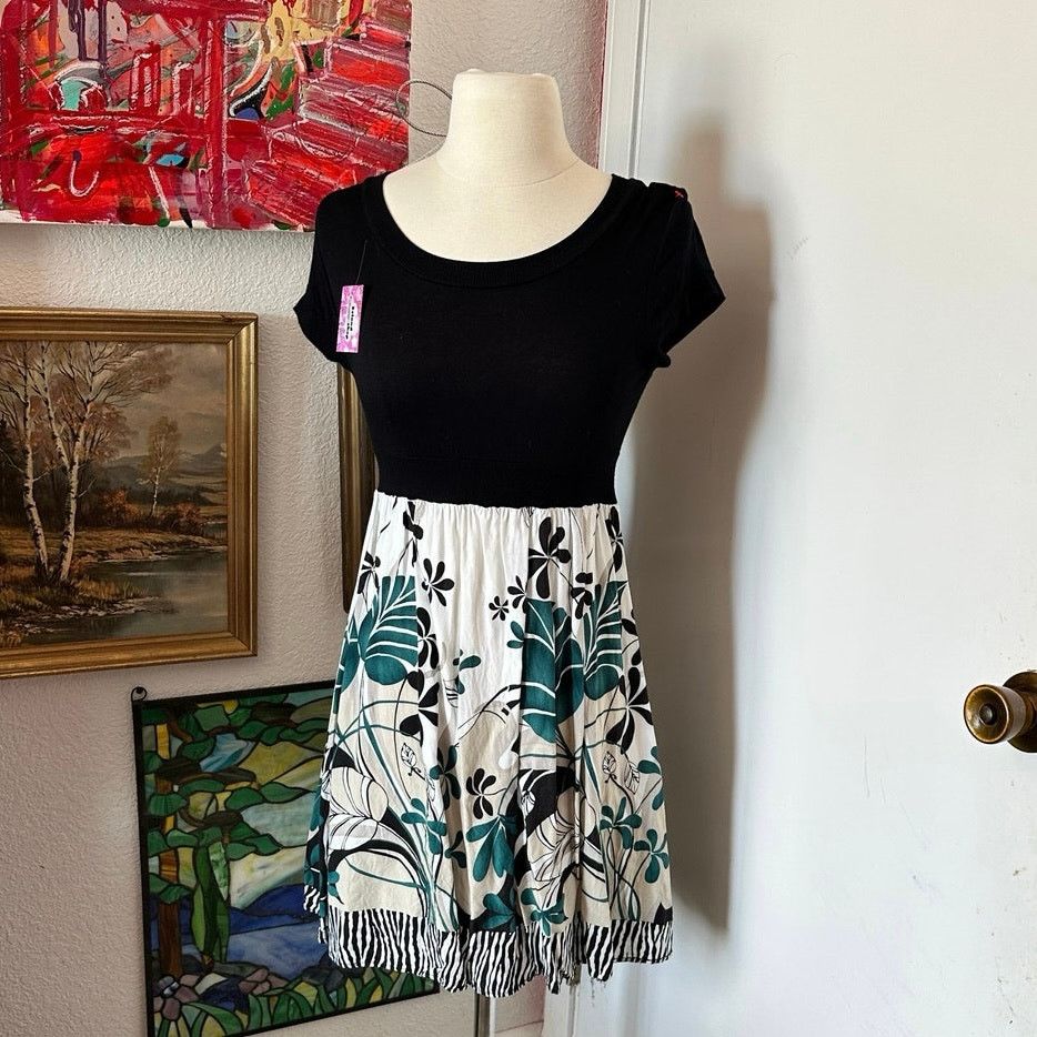 Forever 21 forever 21 black white floral skirt dress Size S / US 4 / IT 40 - 1 Thumbnail