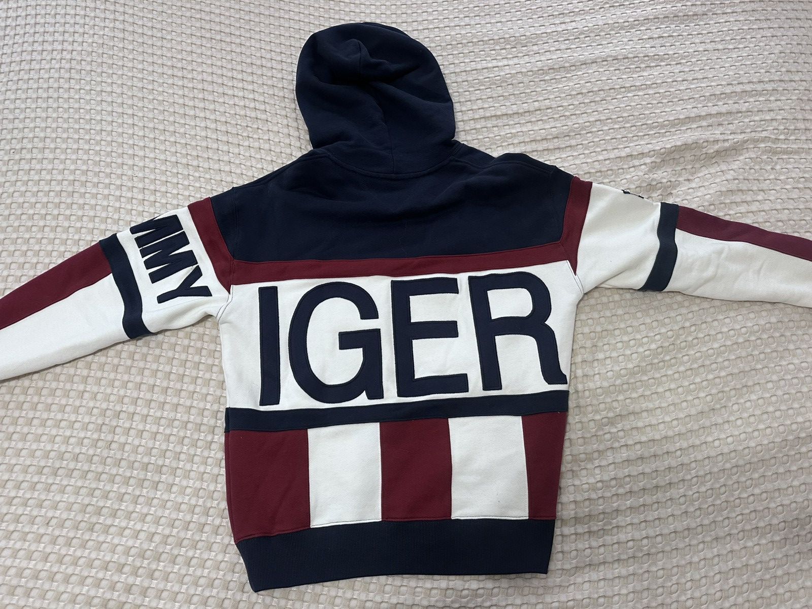Tommy Hilfiger Vintage Tommy Hilfiger striped hoodie Size US M / EU 48-50 / 2 - 3 Thumbnail