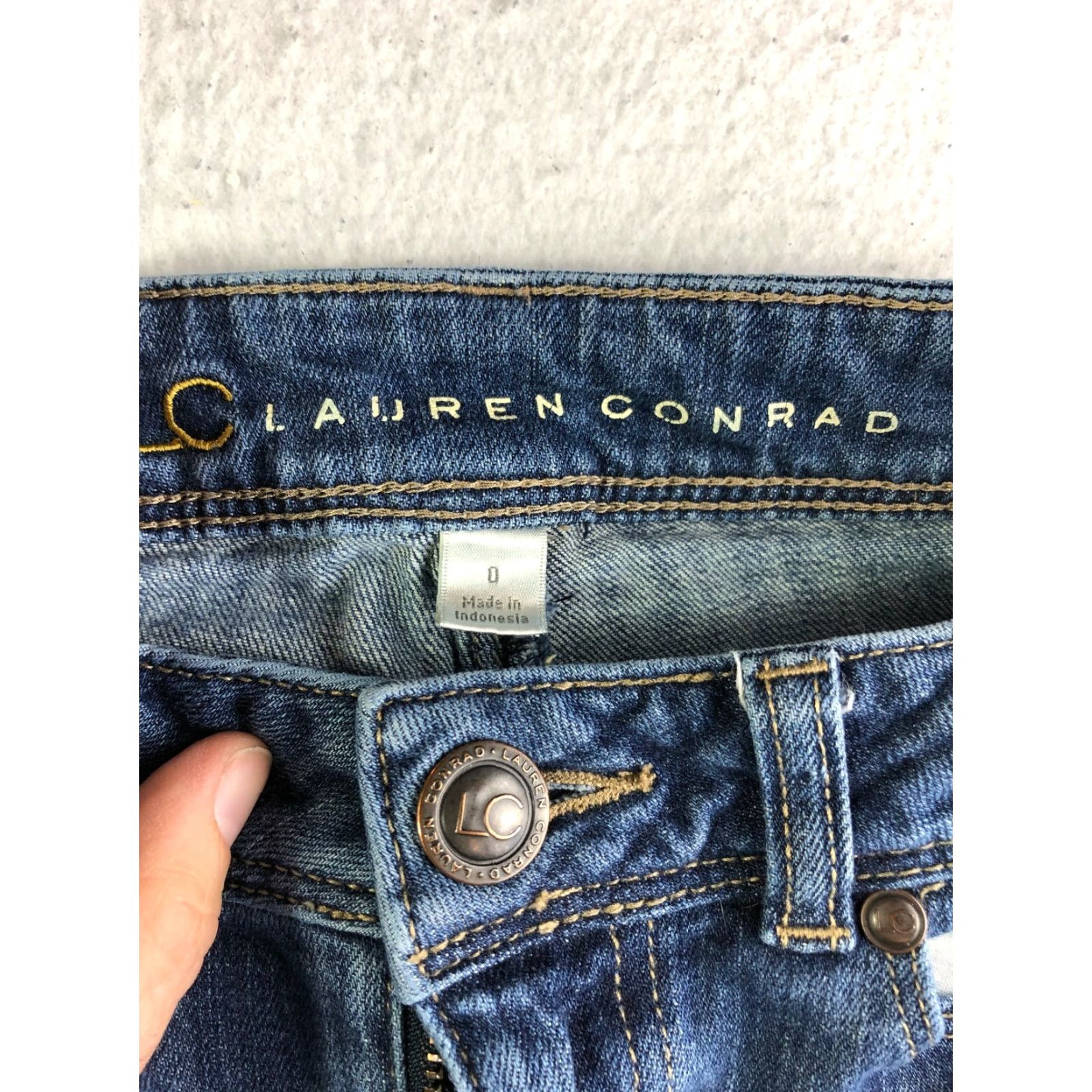 Vintage Lauren Conrad Juniors Size 0 Mid Rise Straight Leg Blue Denim Jeans Size 25" / US 0 / IT 36 - 7 Thumbnail