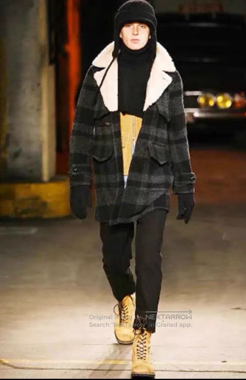 Number (N)ine Number (N)ine Fur collar wool coat Size US L / EU 52-54 / 3 - 9 Thumbnail