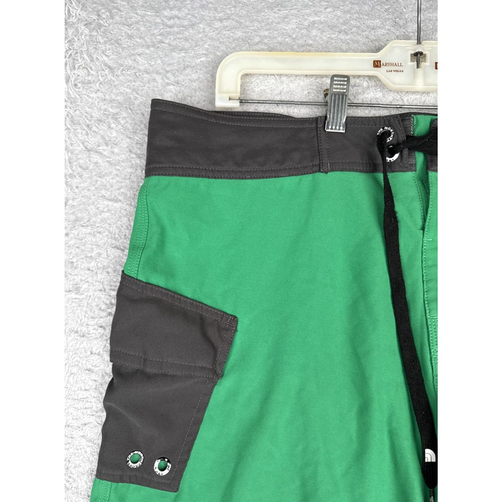 The North Face The North Face Board Shorts Mens 34 Green Colorblock Swim Trunks Pockets READ ME Size US 34 / EU 50 - 5 Thumbnail