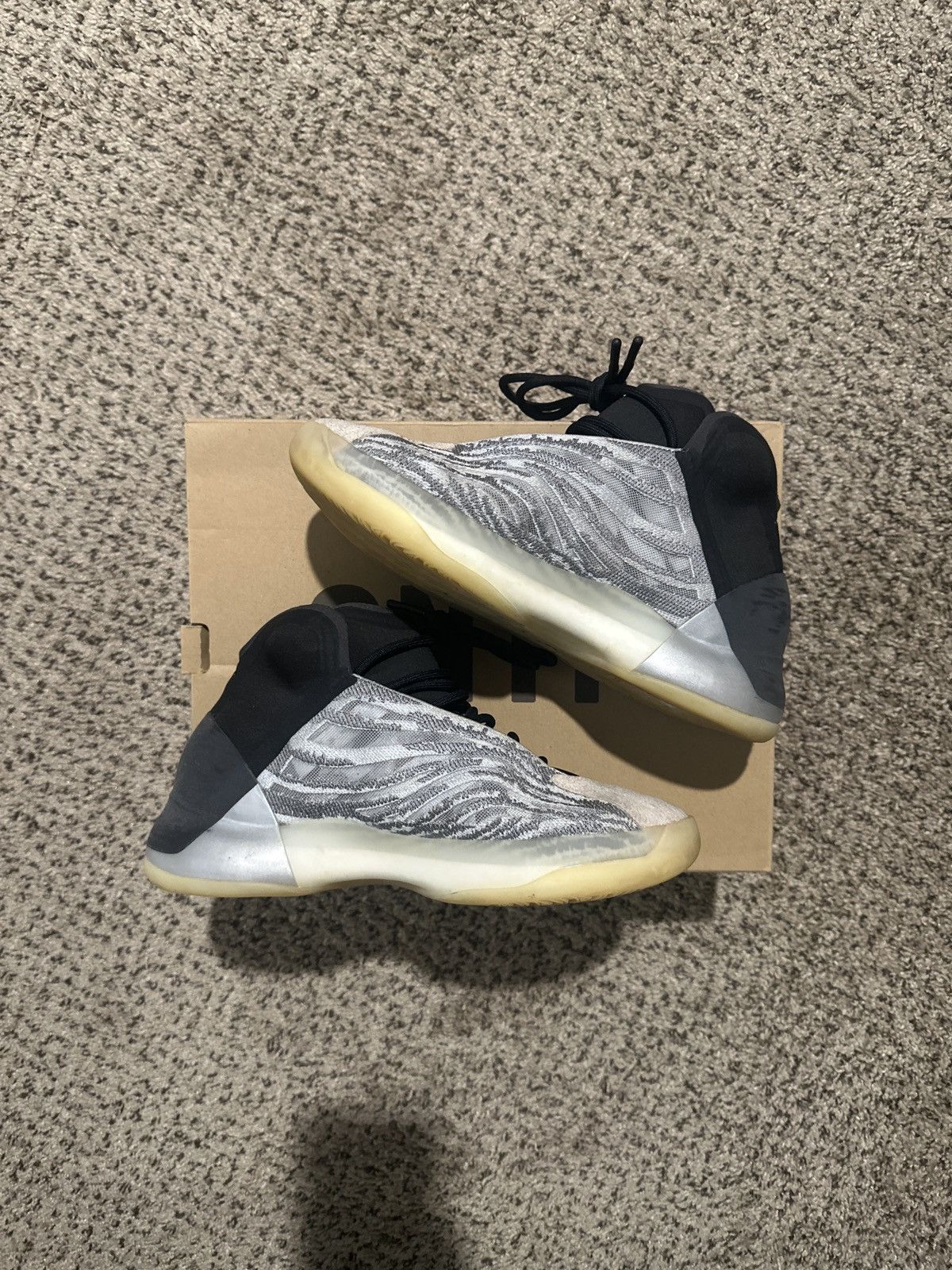 Yeezy YZY QNTM Sz 7.5 Size US 7.5 / EU 40-41 - 2 Thumbnail