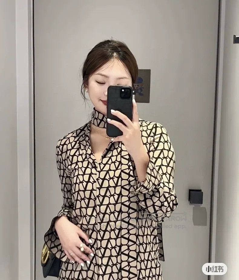 Valentino Valentino Full V logo mulberry silk streamer shirt Size XS / US 0-2 / IT 36-38 - 7 Thumbnail