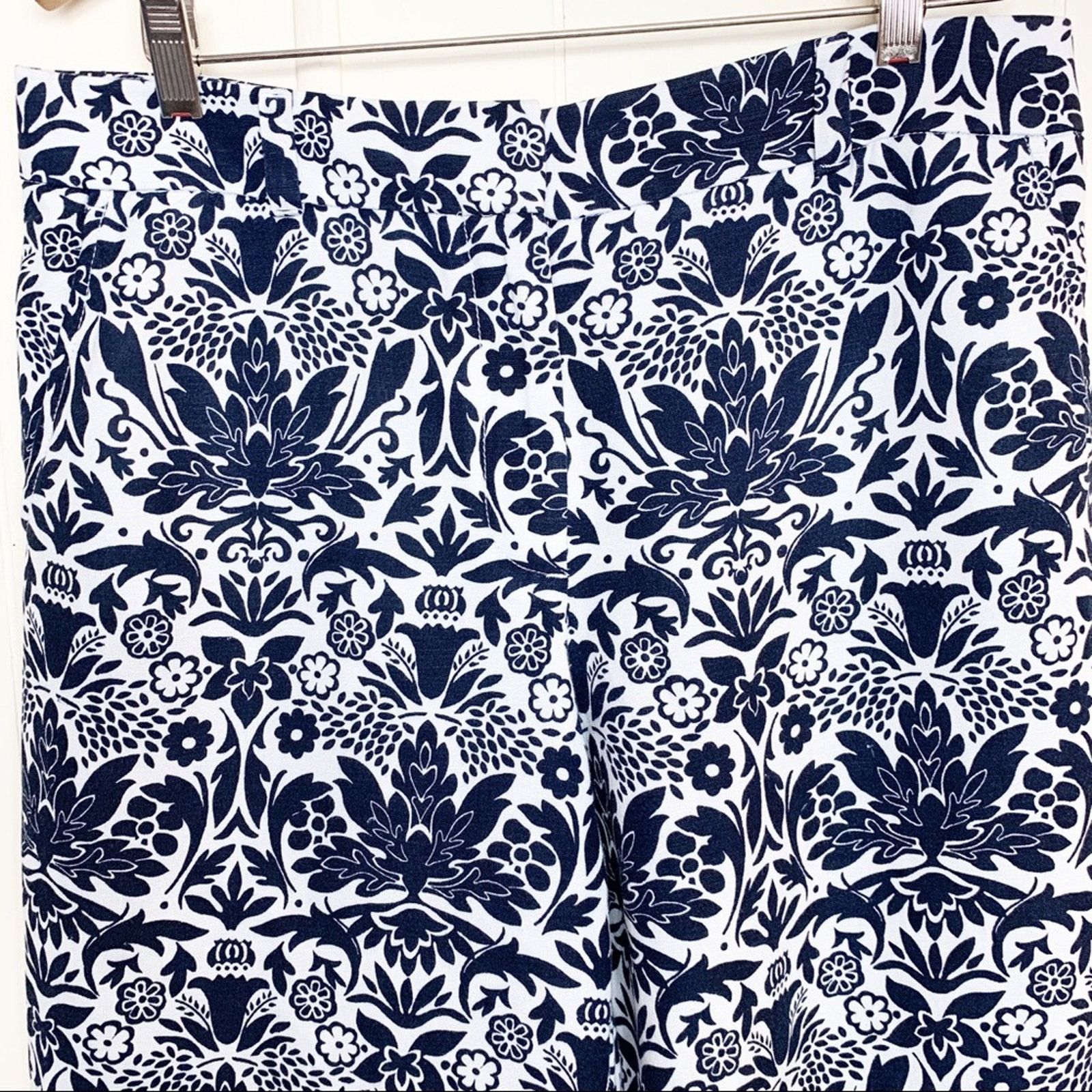 Loft Loft Linen Blend Blue & White Print Pull On Pants Women 6 Size 28" / US 6 / IT 42 - 3 Thumbnail