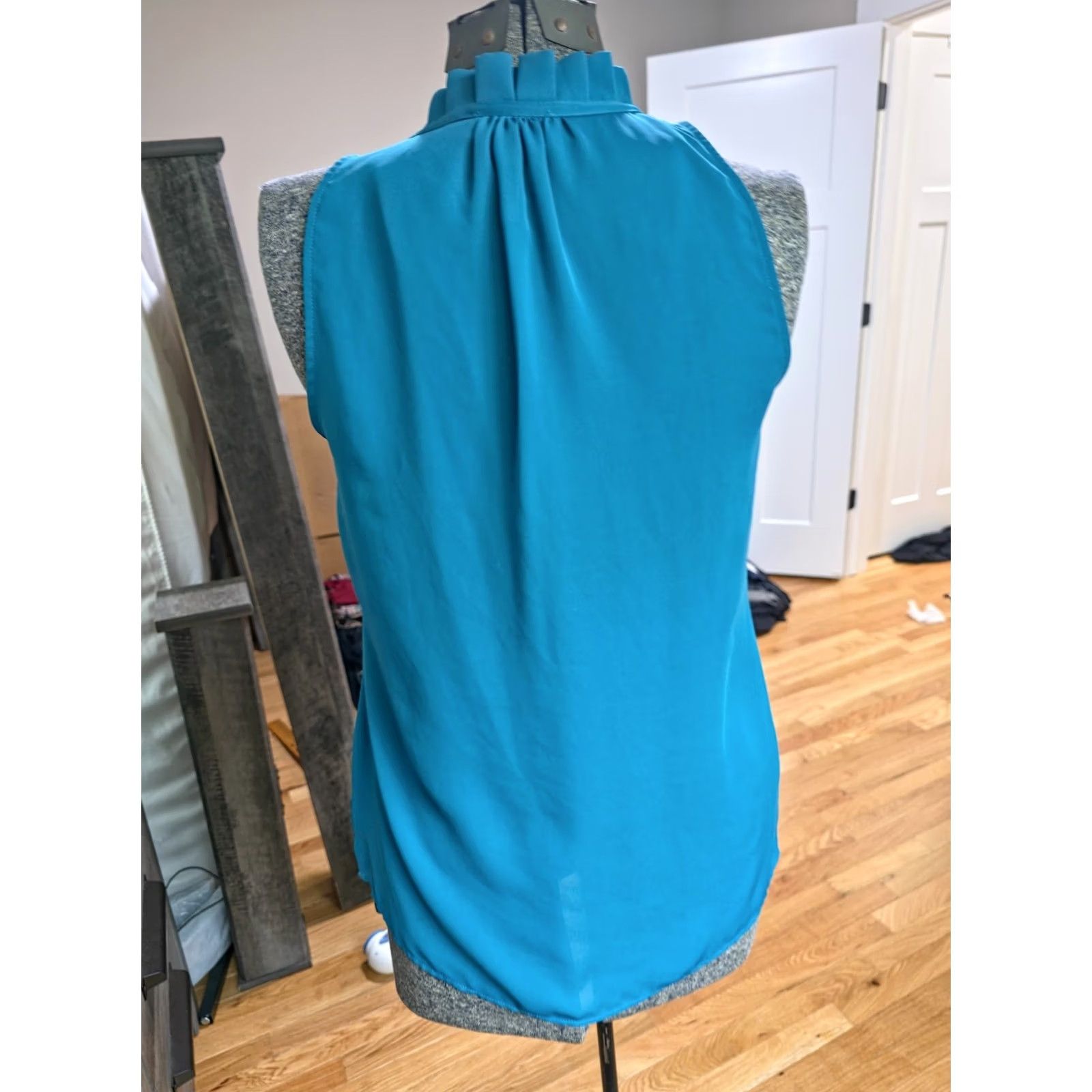 Laundry by Shelli Segal Laundry by Shelli Segal Blouse Top Women S Blue Polyester Sleeveless High Neck Size S / US 4 / IT 40 - 2 Thumbnail