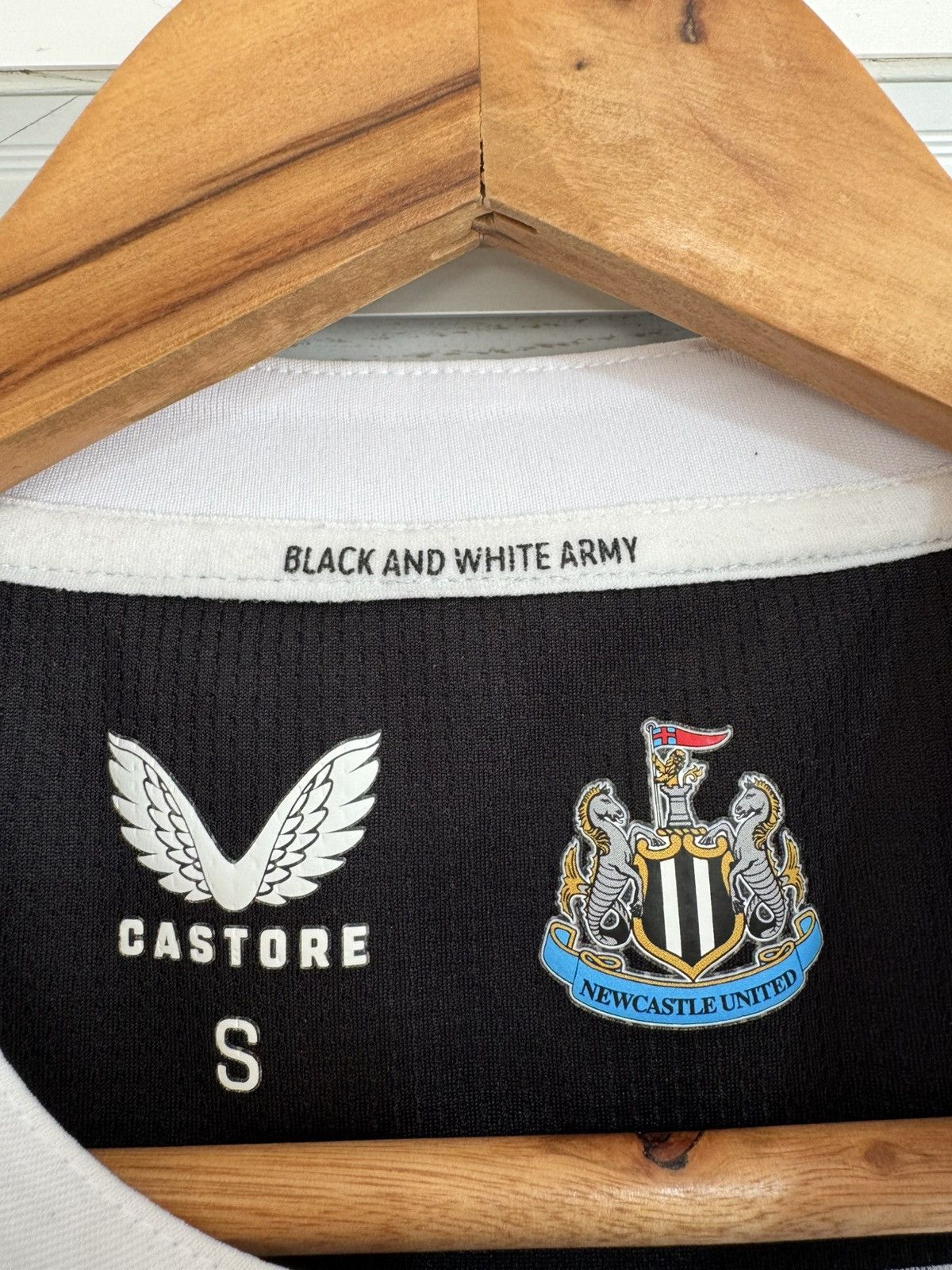 Other Newcastle United 2021-2022 Home Soccer Jersey Football Kit Size US S / EU 44-46 / 1 - 10 Thumbnail