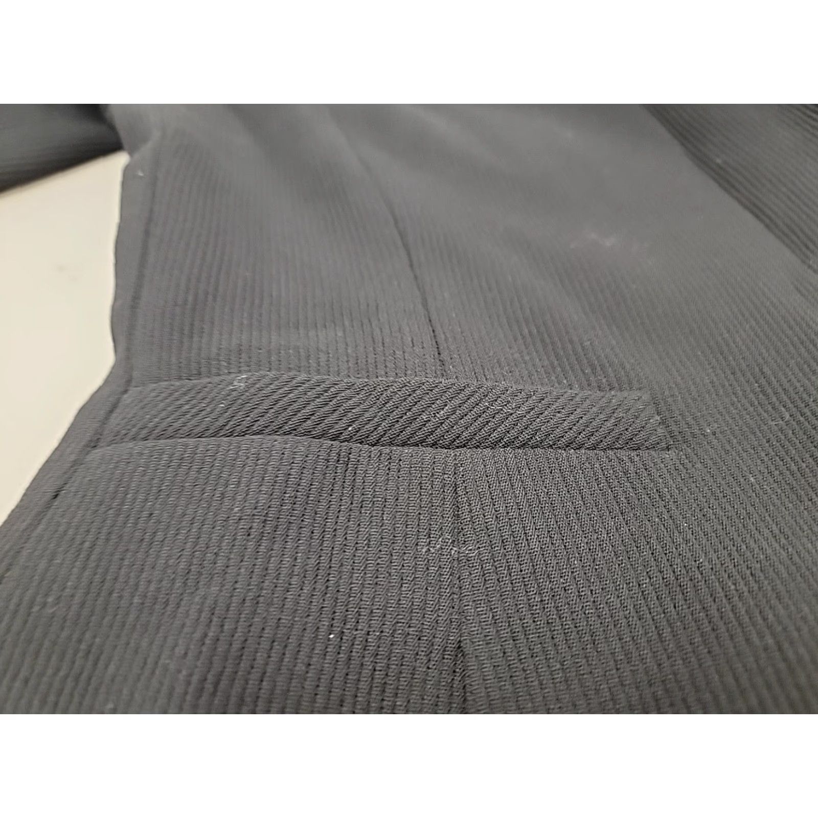 Armani **VINTAGE ARMANI COLLEZIONI WOMENS BLACK WOOL BLAZER SIZE 4** User: **VINTAGE ARMANI COLLEZIONI WOMEN'S BLACK WOOL BLAZER SIZE 4** Size S / US 4 / IT 40 - 6 Thumbnail