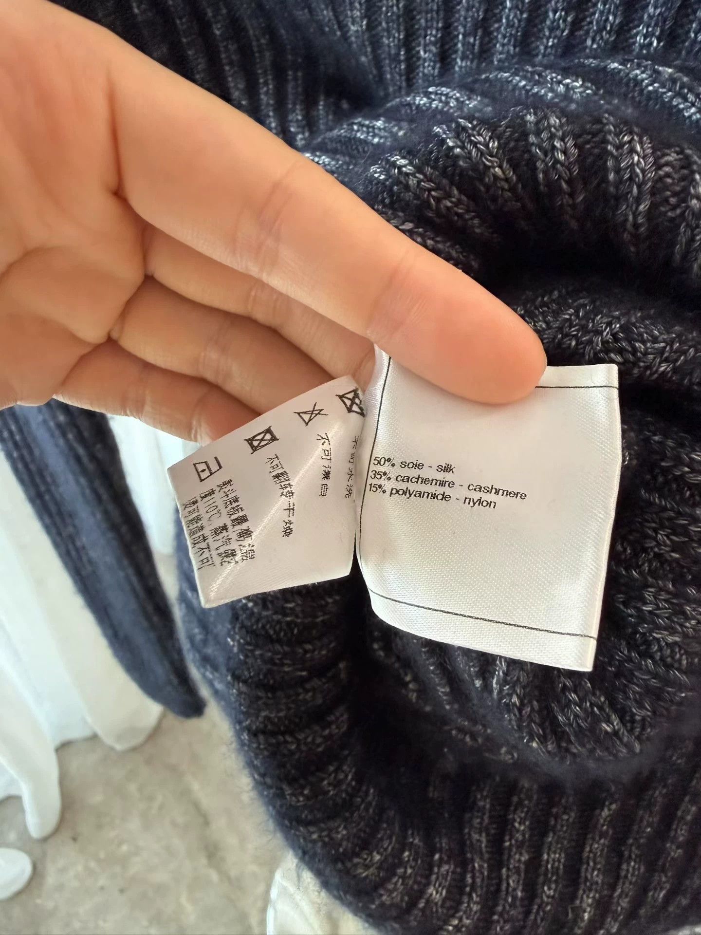 Chanel Chanel embossed logo cashmere-silk sweater 40 (small） Size M / US 6-8 / IT 42-44 - 7 Thumbnail