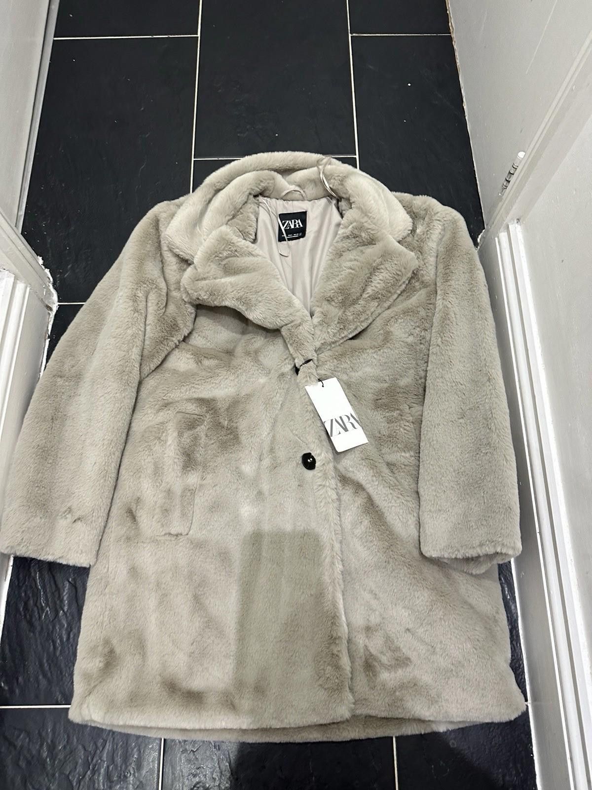 Zara ZARA faux fur coat with buttons BNWT Size S / US 4 / IT 40 - 3 Thumbnail