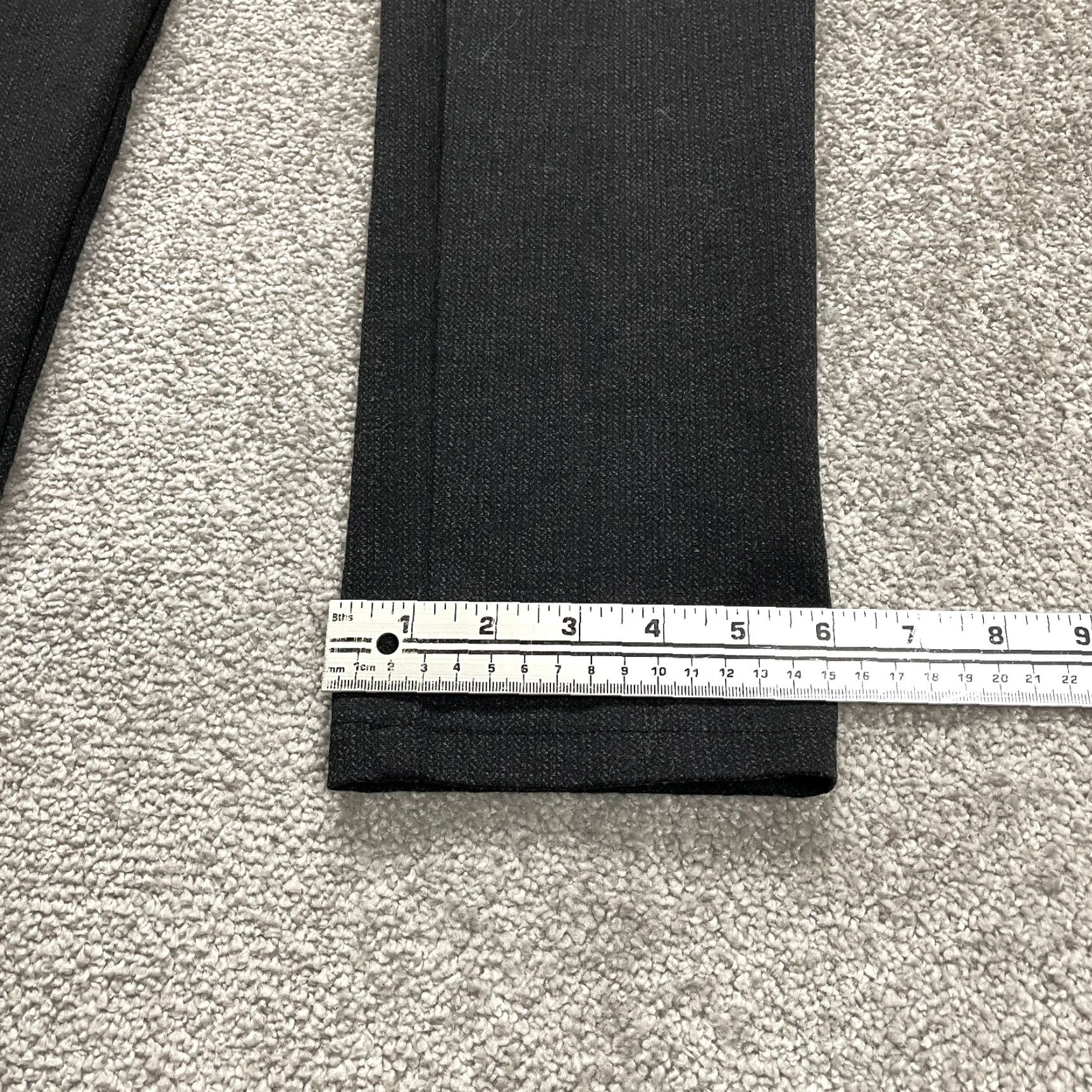 Andrew Marc Andrew Marc Pants Size 8 32x29 Black Solid Polyester Blend Stretch Womens Size 30" / US 8 / IT 44 - 2 Thumbnail