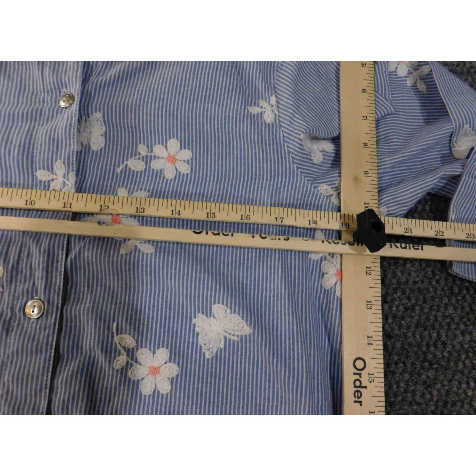 Vintage Alfred Dunner Button-Up Shirt Womens Small Blue Striped Embroidered Knit Polyester Spandex Long Sleeve Casual Size S / US 4 / IT 40 - 6 Thumbnail