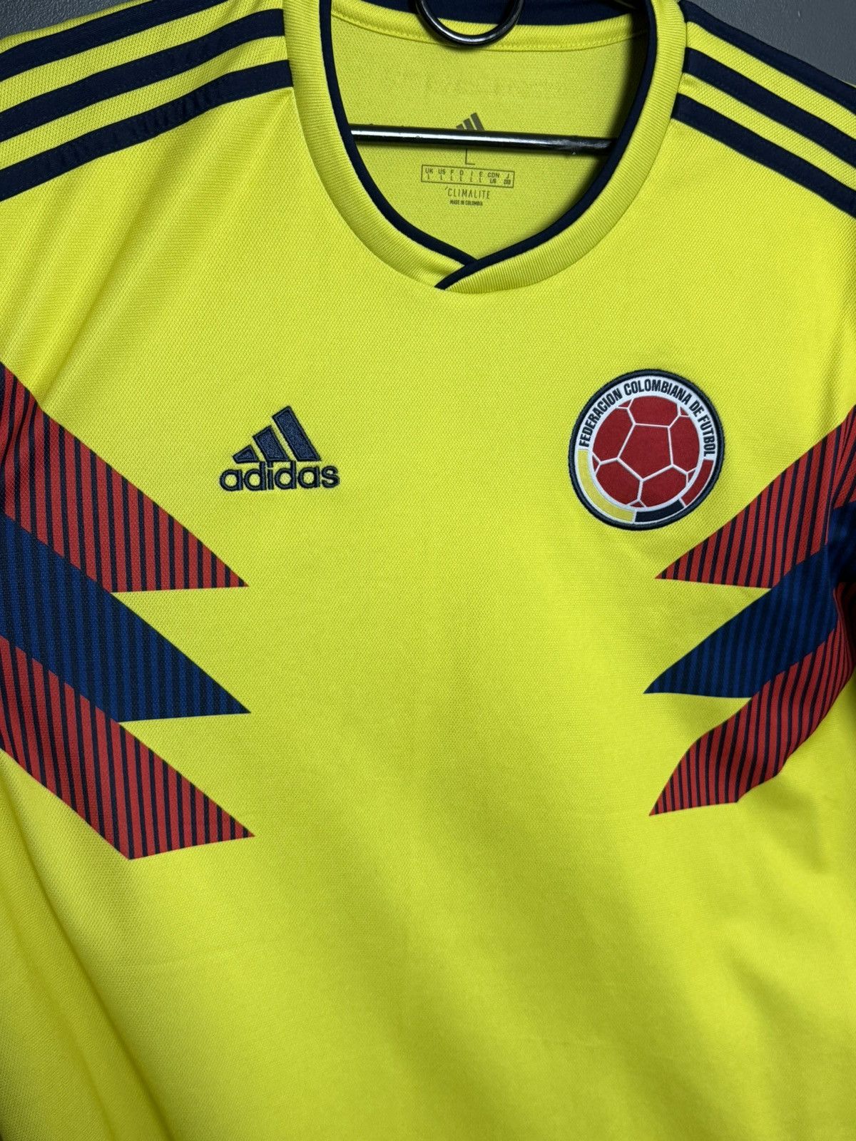 Adidas Colombia National Team 18/19 Home Football Jersey Size US L / EU 52-54 / 3 - 3 Thumbnail