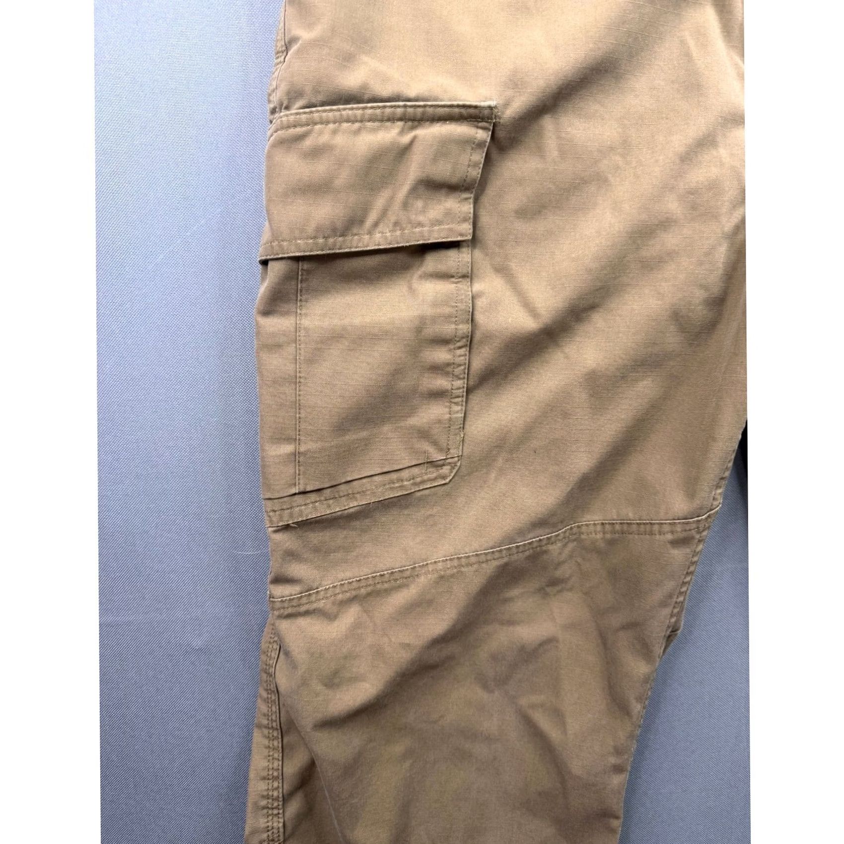 Under Armour Brand: Explicitly includes "Under Armour Size US 38 / EU 54 - 4 Thumbnail