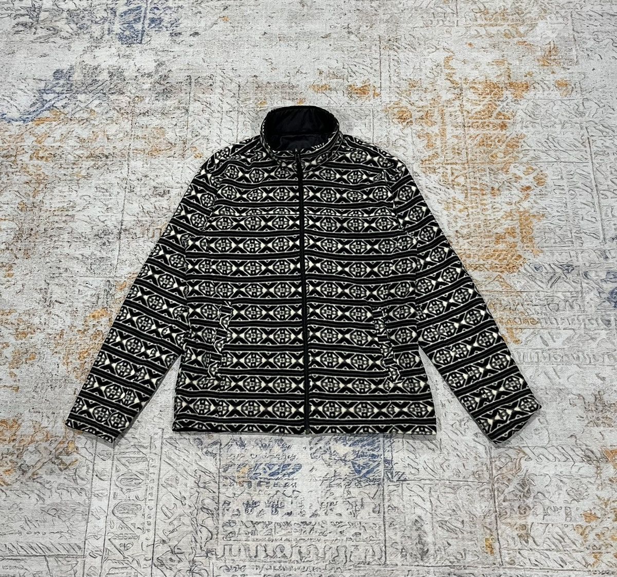 Japanese Brand PBI petit bonheur inattendu Aztec Polar Fleece Reversible Size US L / EU 52-54 / 3 - 1 Thumbnail