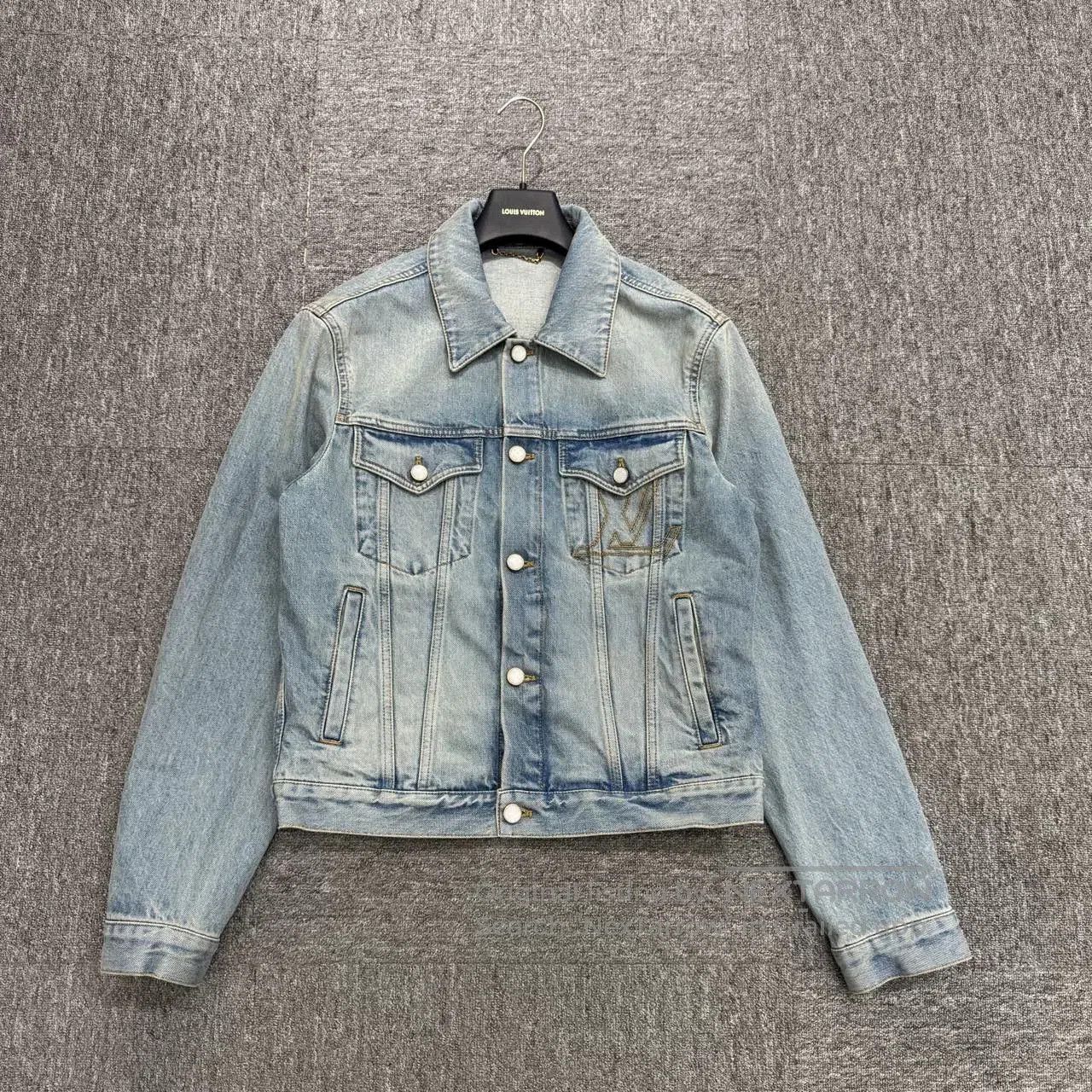 Louis Vuitton louis vuitton embroidered vintage denim jacket. Size US M / EU 48-50 / 2 - 1 Thumbnail