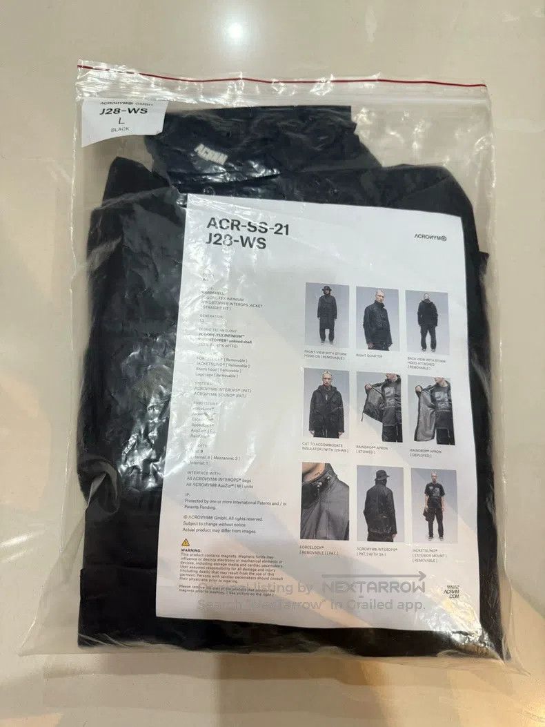 Acronym Acronym Charge coat Size US L / EU 52-54 / 3 - 6 Thumbnail