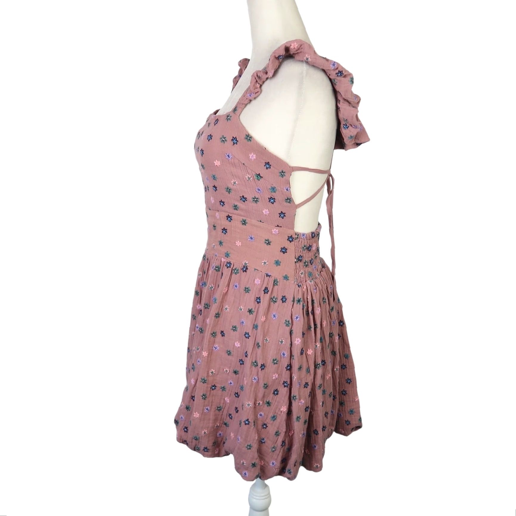 Free People VINTAGE? Wait item is not vintage. So: Free People Dizzy Ditsy Mini Dress XS Pink Floral Embroidered Sleeveless Bohemian Summer Casual Womens Dress Size XS / US 0-2 / IT 36-38 - 3 Thumbnail