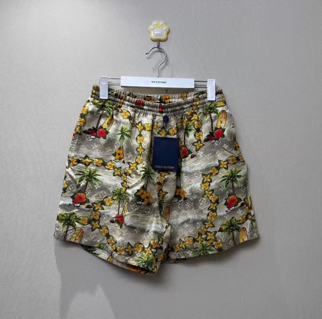 Louis Vuitton Louis Vuitton Floral Palm Silk Logo Shorts Size US 34 / EU 50 - 1 Thumbnail