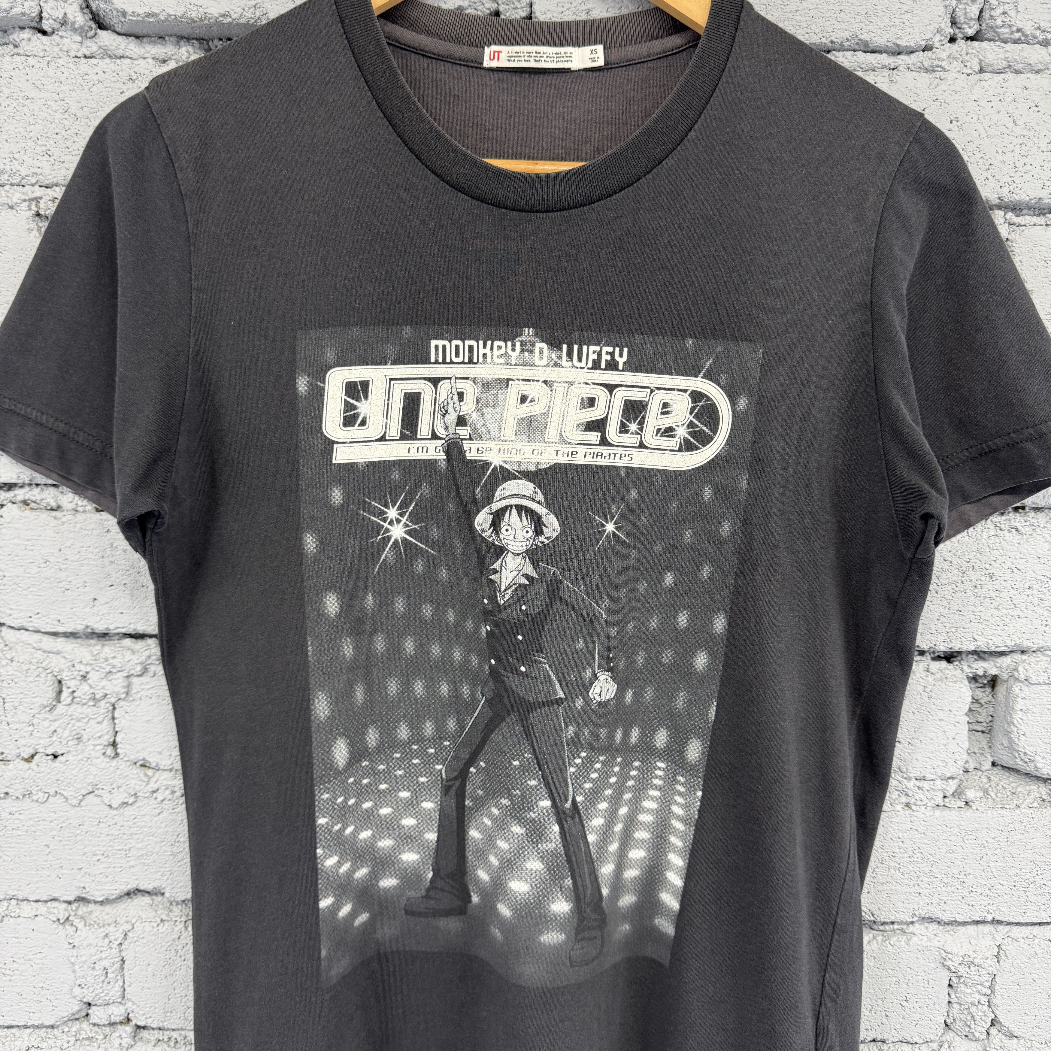 Uniqlo One Piece Monkey D Luffy Anime Glitter Sunfaded Tshirt Size US XS / EU 42 / 0 - 3 Thumbnail