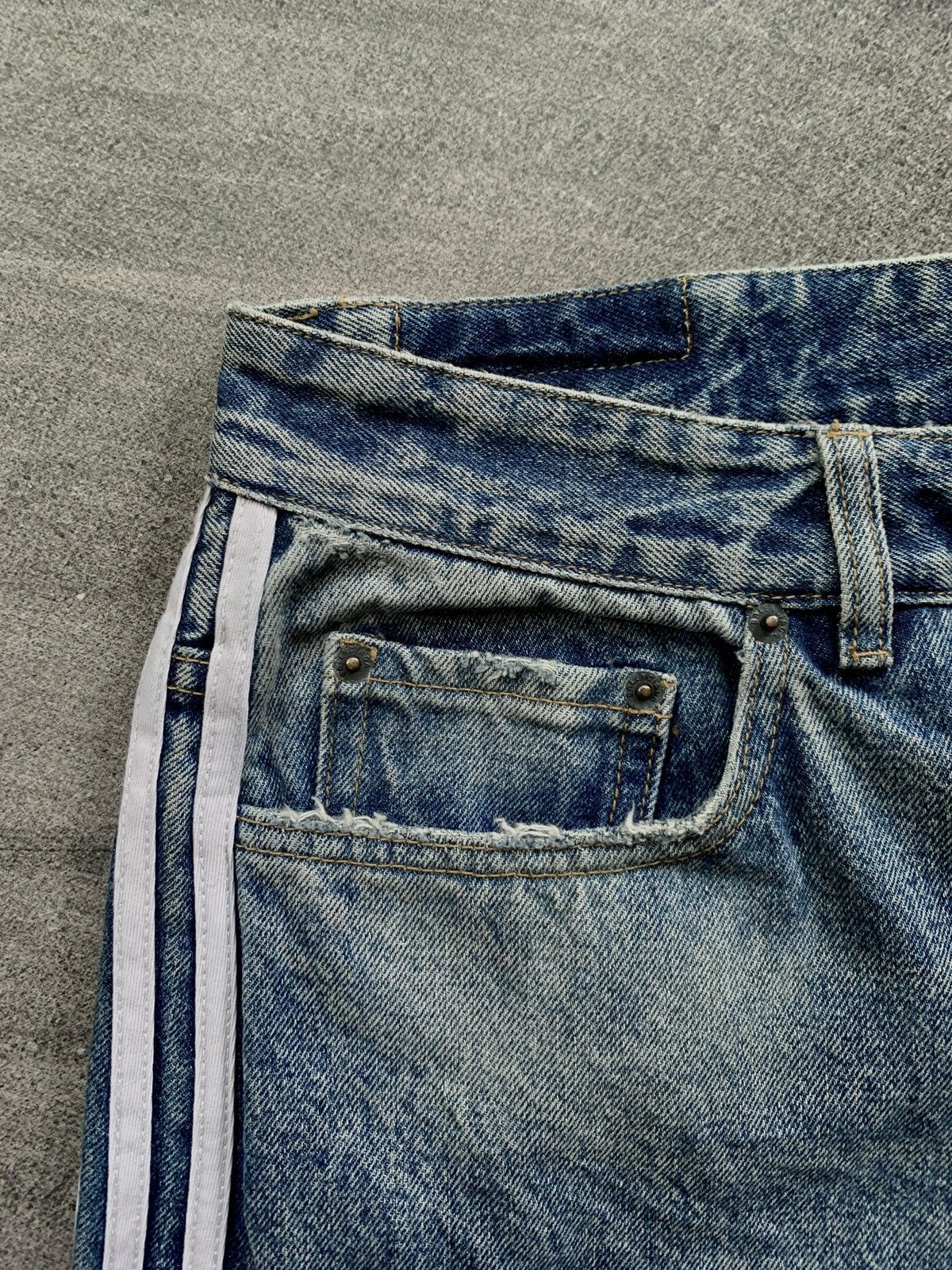Balenciaga FREE TAX! Adidas 3 Striped Baggy Denim Jeans Size US 32 / EU 48 - 3 Thumbnail