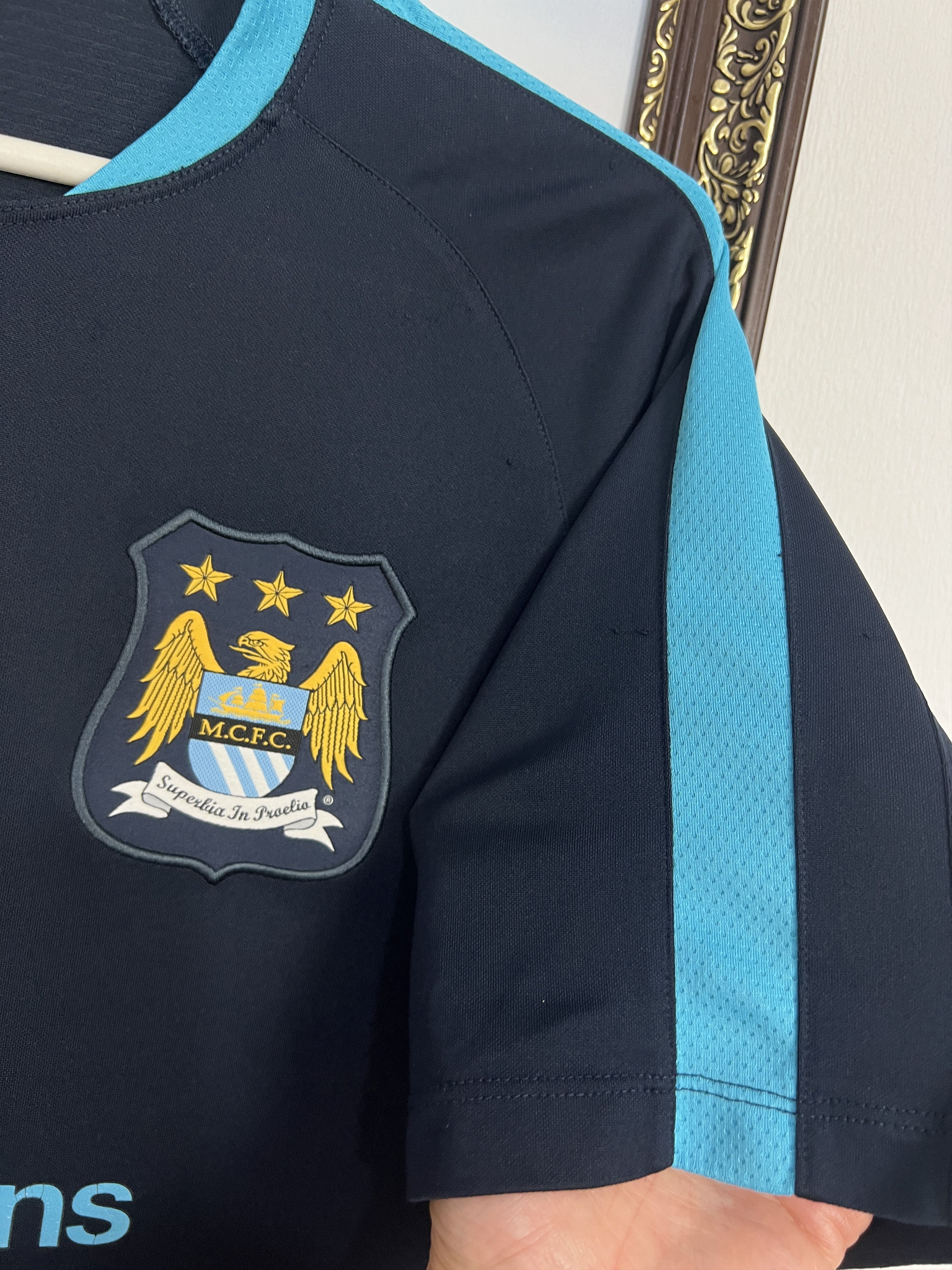 Nike Vintage Nike Manchester City Player Issue Train Shirt Soccer Size US L / EU 52-54 / 3 - 4 Thumbnail