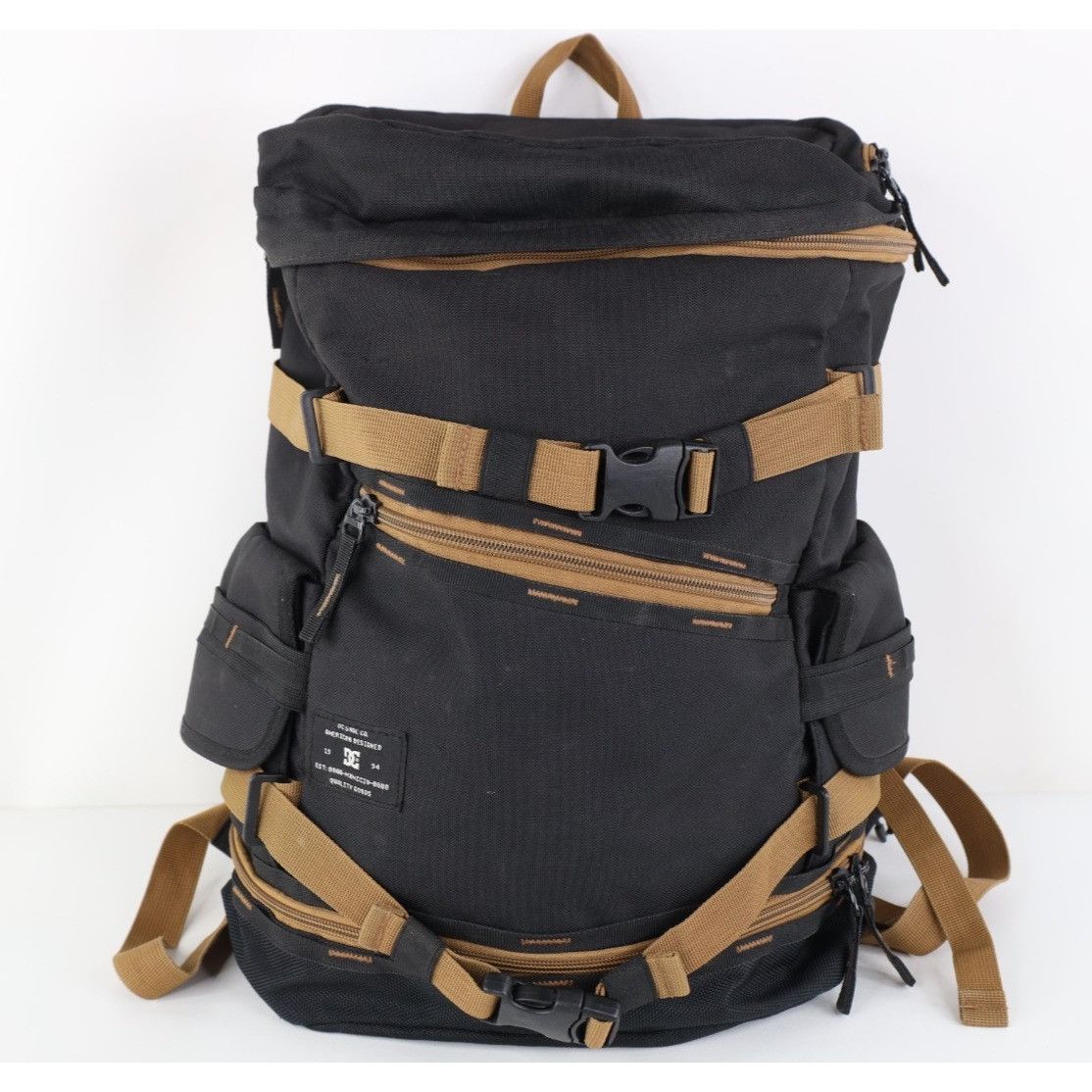 DC Vintage DC Shoes Skateboarding Top Loader Backpack Book Bag Size ONE SIZE - 1 Thumbnail