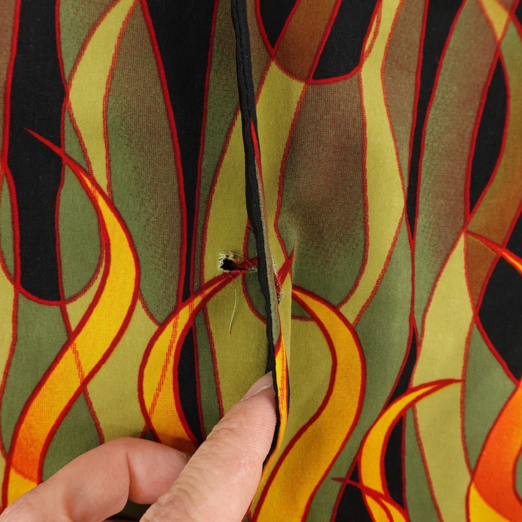 Vintage VINTAGE Sapphire Lounge Shirt Men M Orange Black Fire Flame Button Up Y2K Shirt Casual Mens 90s Decade Fire Theme Size US M / EU 48-50 / 2 - 4 Thumbnail