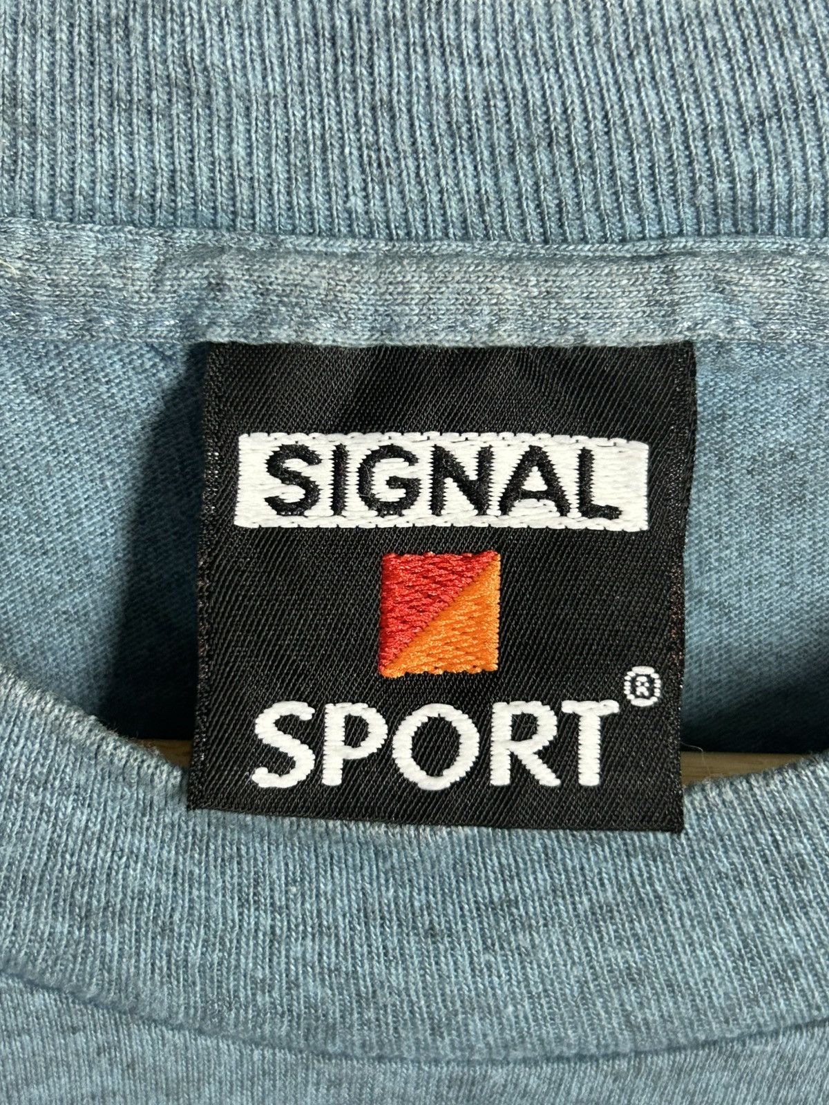Signal Sport × Vintage Vintage 1995 Dolphin Nature Signal Sport Size US L / EU 52-54 / 3 - 5 Thumbnail