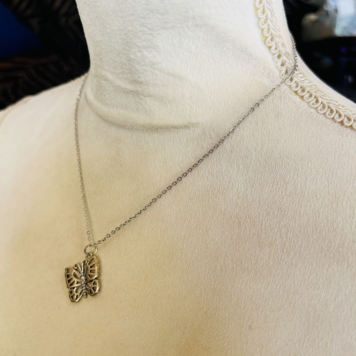 Handmade Handcrafted vintage butterfly pendant on chain necklace Size ONE SIZE - 4 Thumbnail