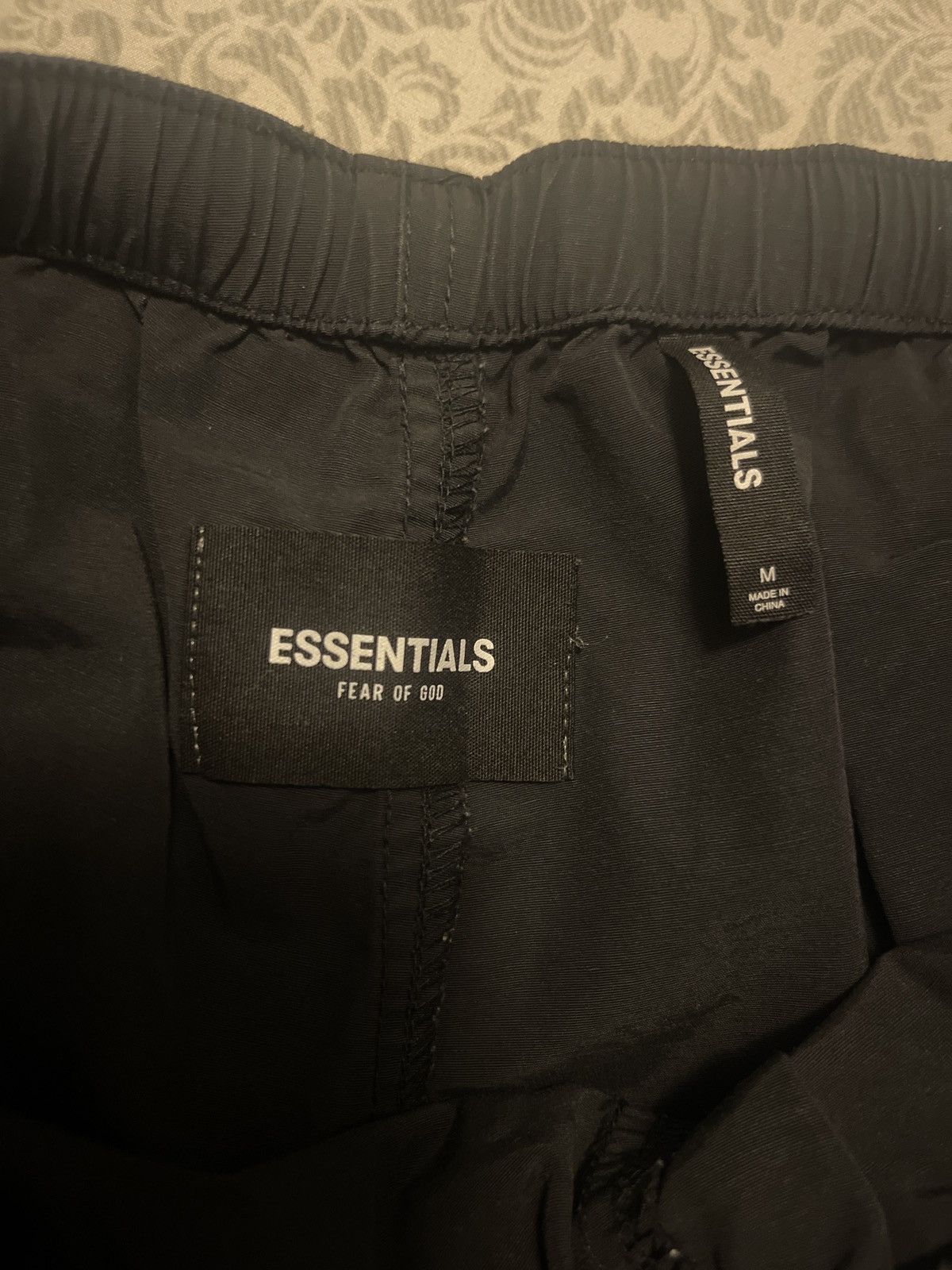 Essentials Fear of God Essentials Black Volley Shorts Size Medium Size US 32 / EU 48 - 6 Thumbnail