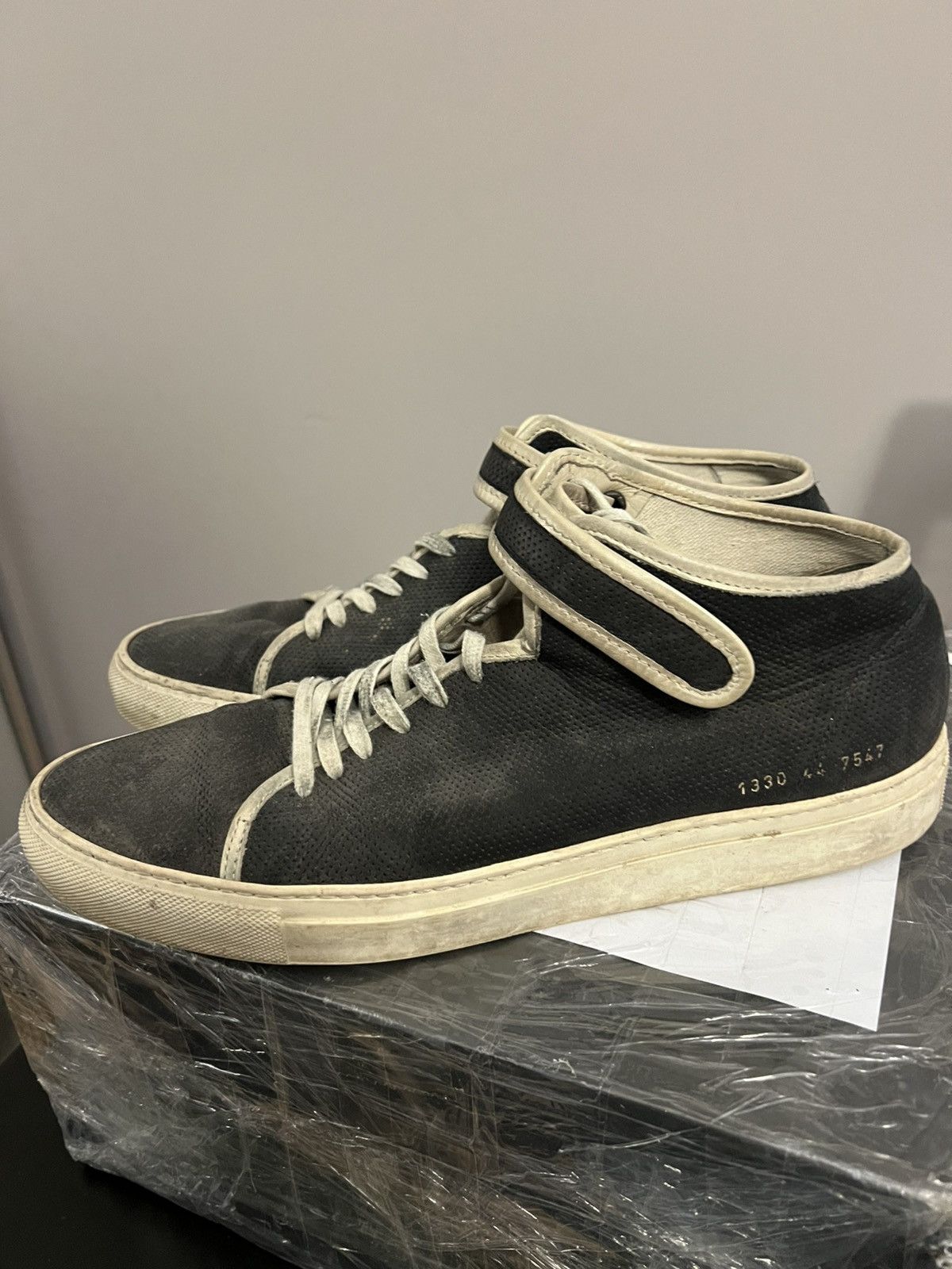 Common Projects Achiles Velcro Strap in Black Size US 11 / EU 44 - 2 Thumbnail